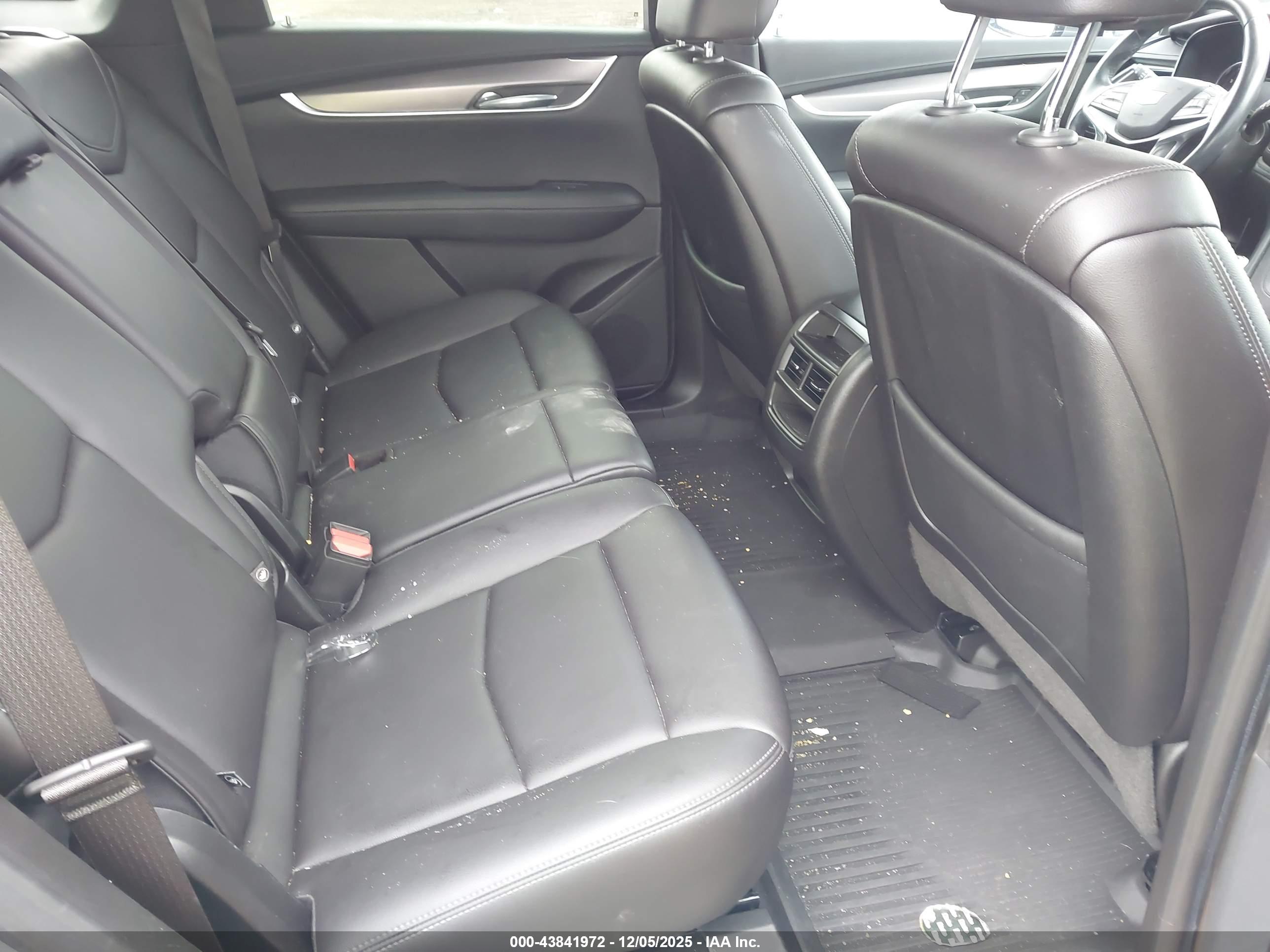 CADILLAC XT5 image 8
