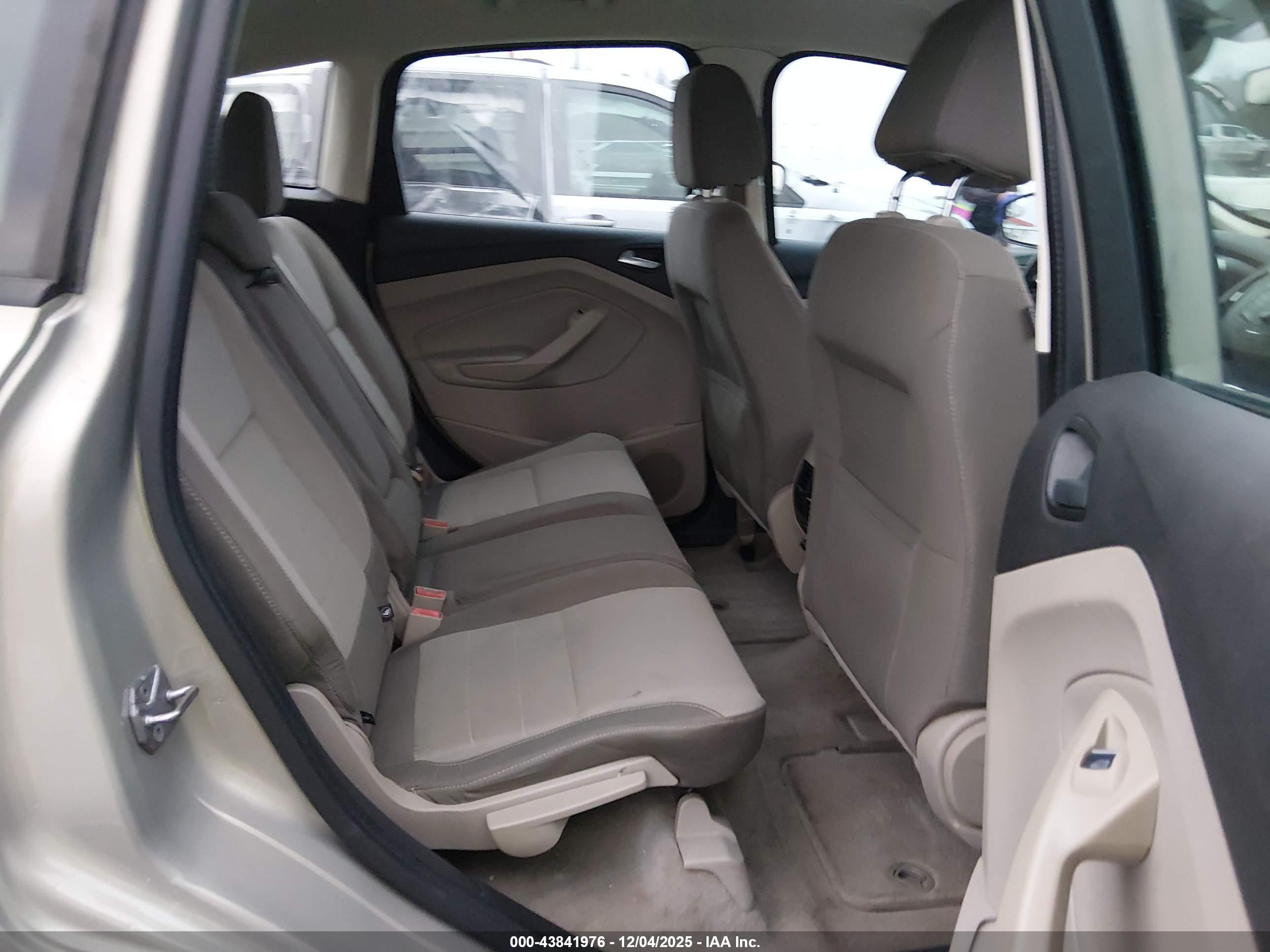 FORD C-MAX image 8