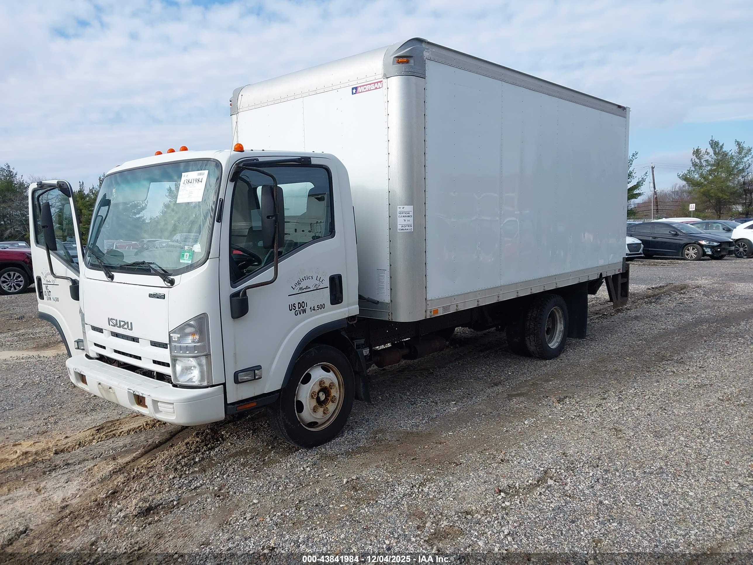 ISUZU NPR image 2