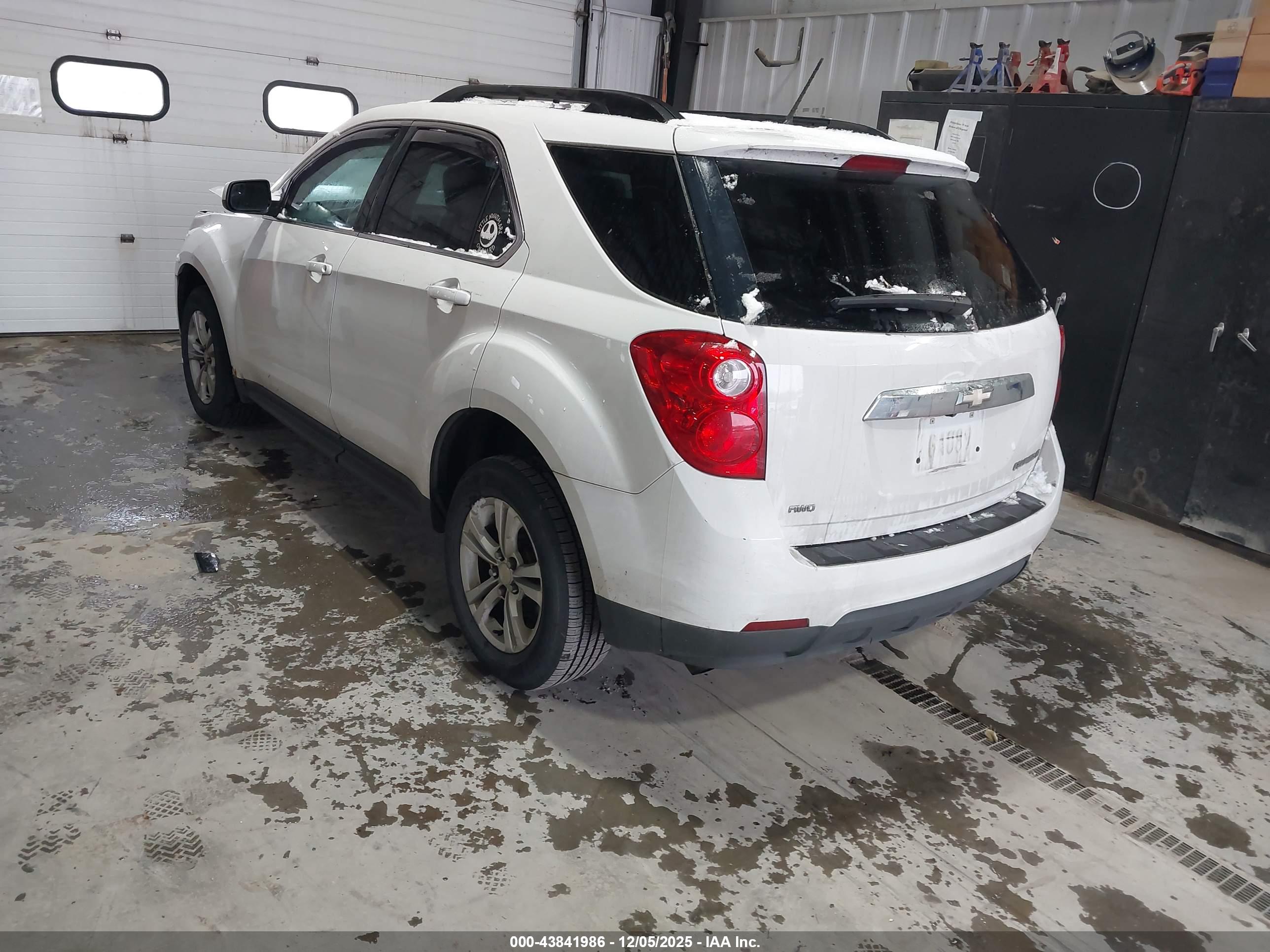 CHEVROLET EQUINOX image 3