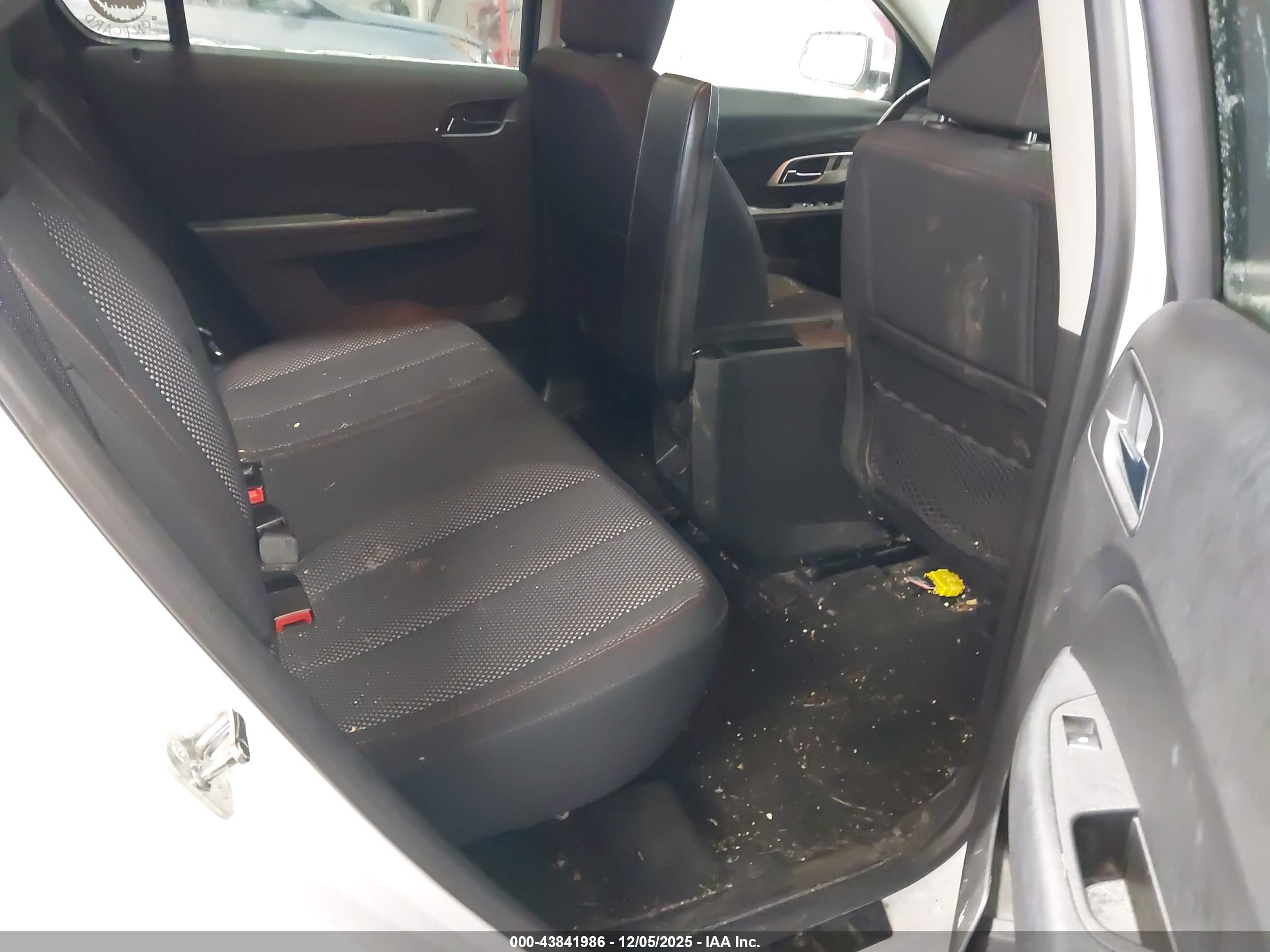 CHEVROLET EQUINOX image 8
