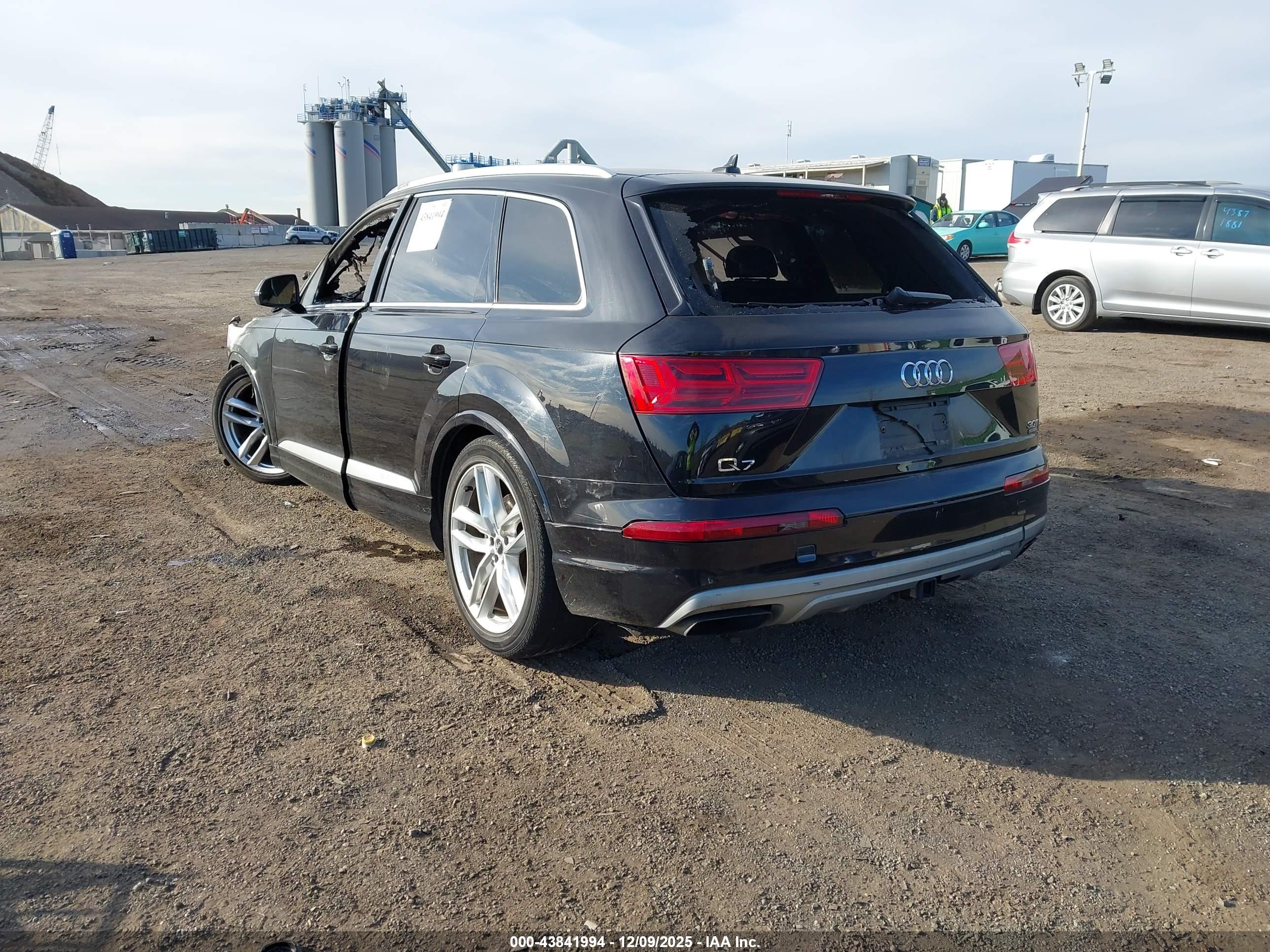 AUDI Q7 image 3