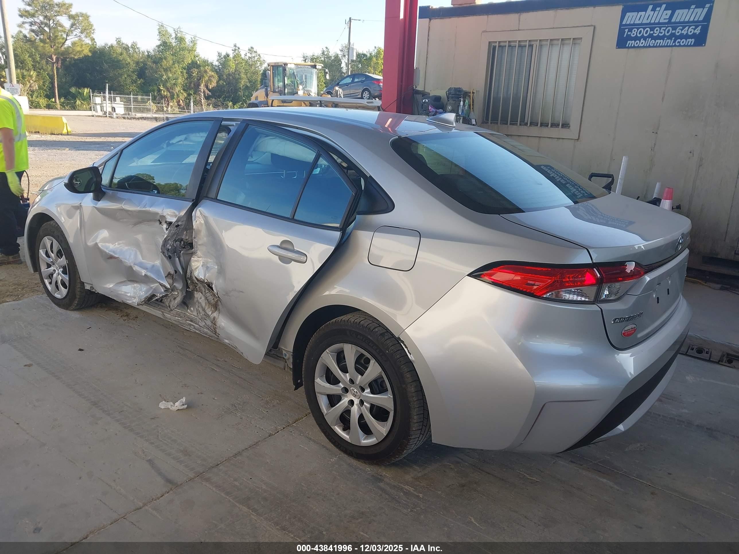 TOYOTA COROLLA image 3