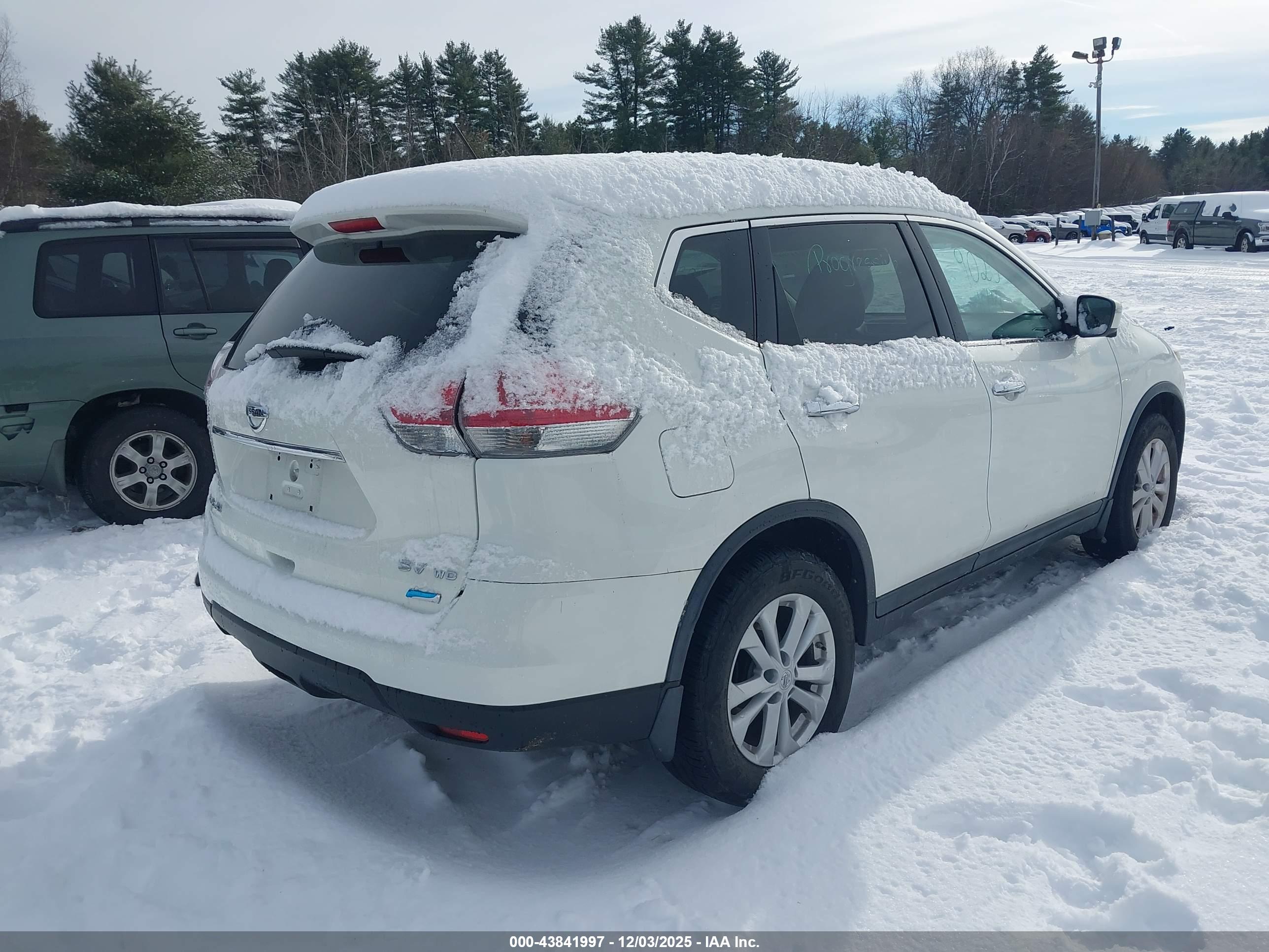 NISSAN ROGUE image 4