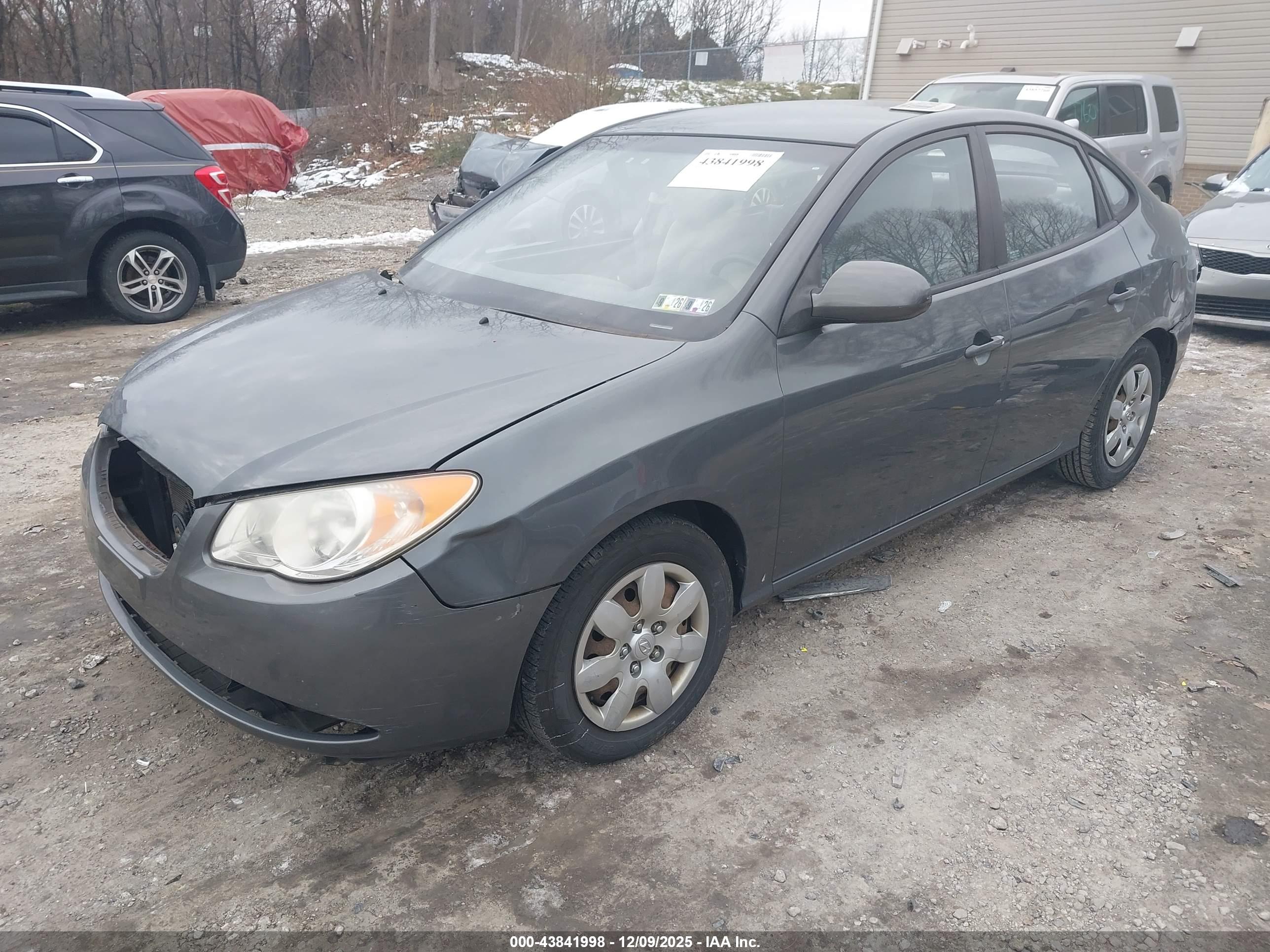 HYUNDAI ELANTRA image 2