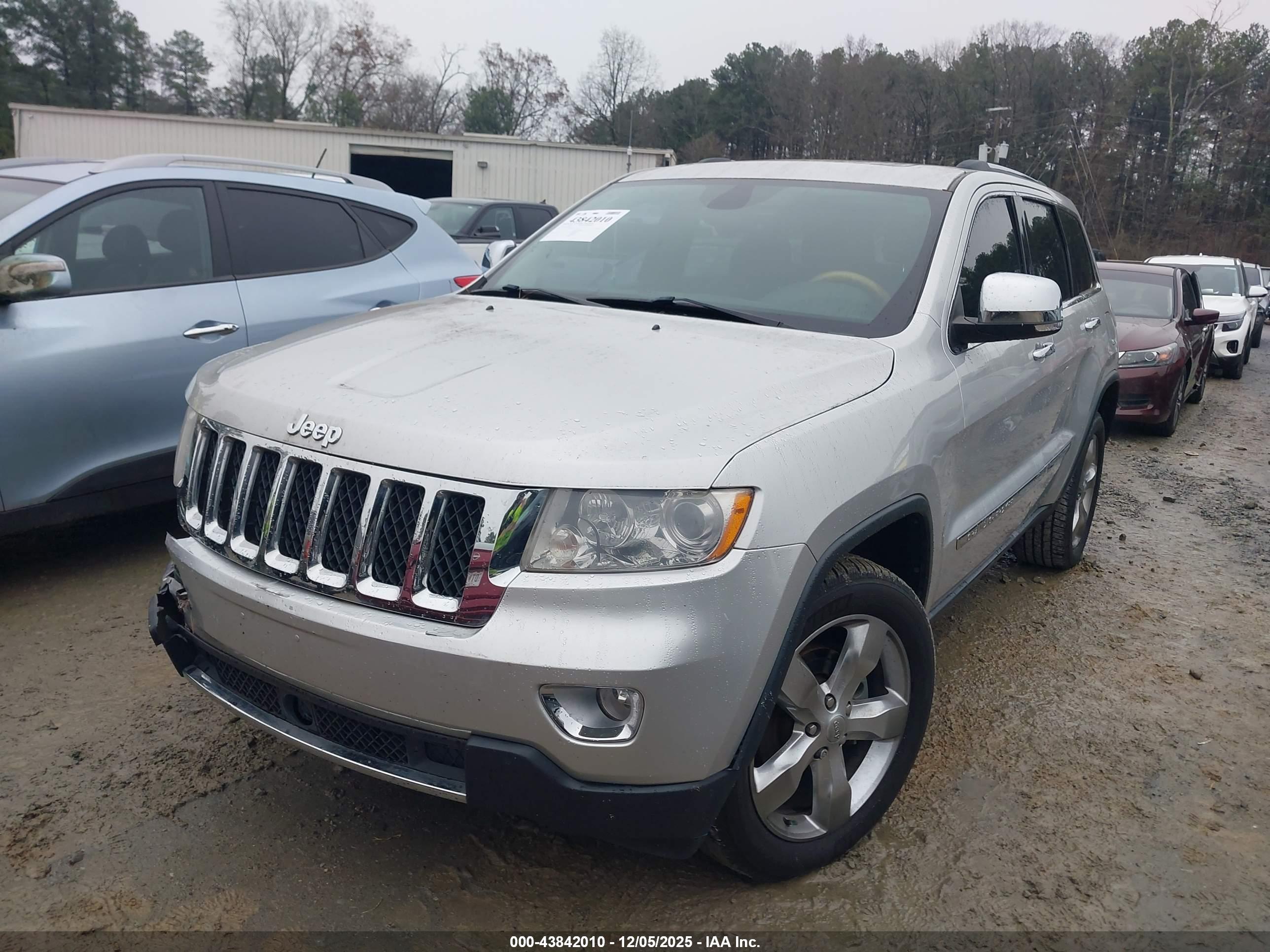 JEEP GRAND image 2
