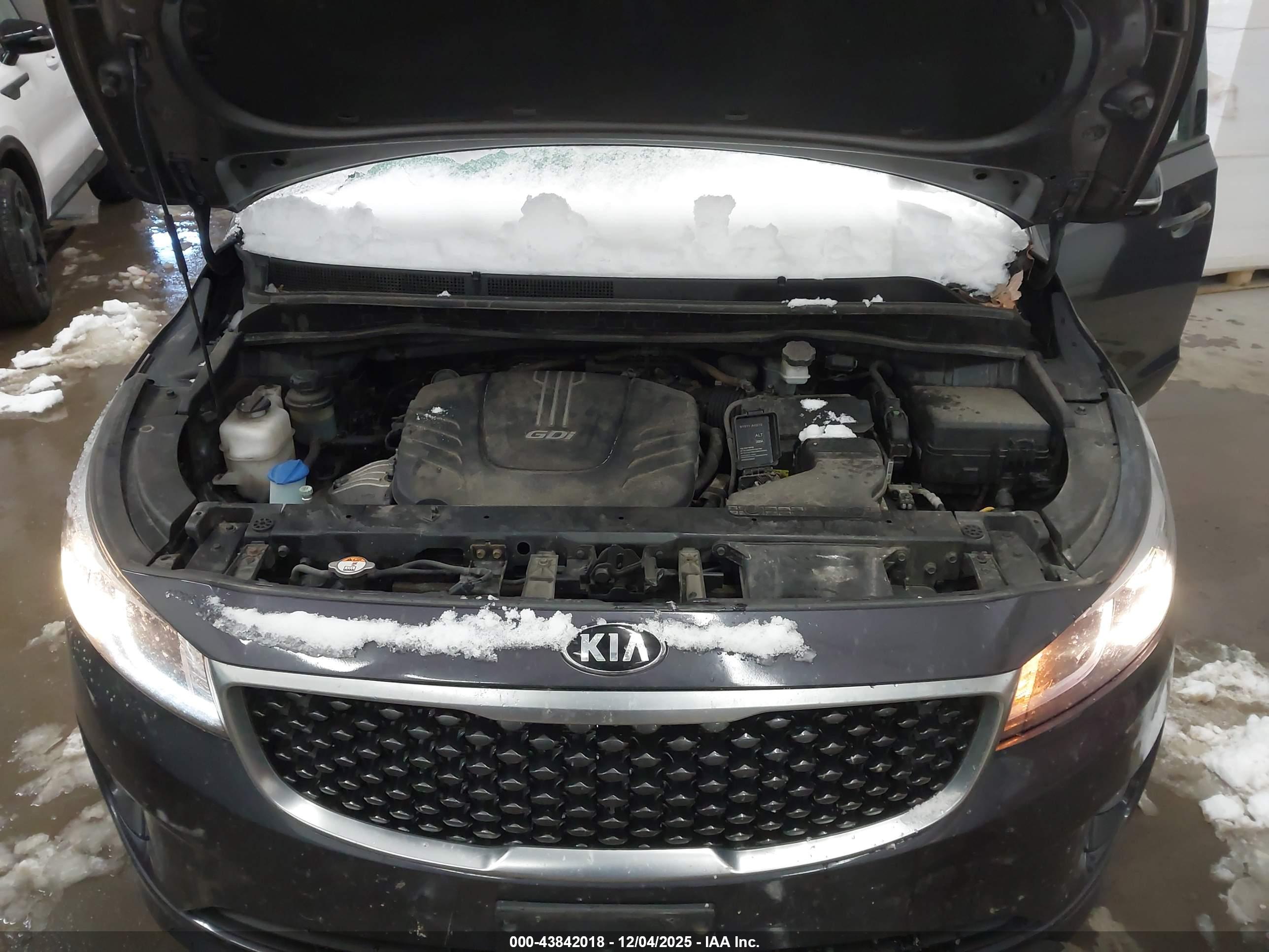 KIA SEDONA image 10