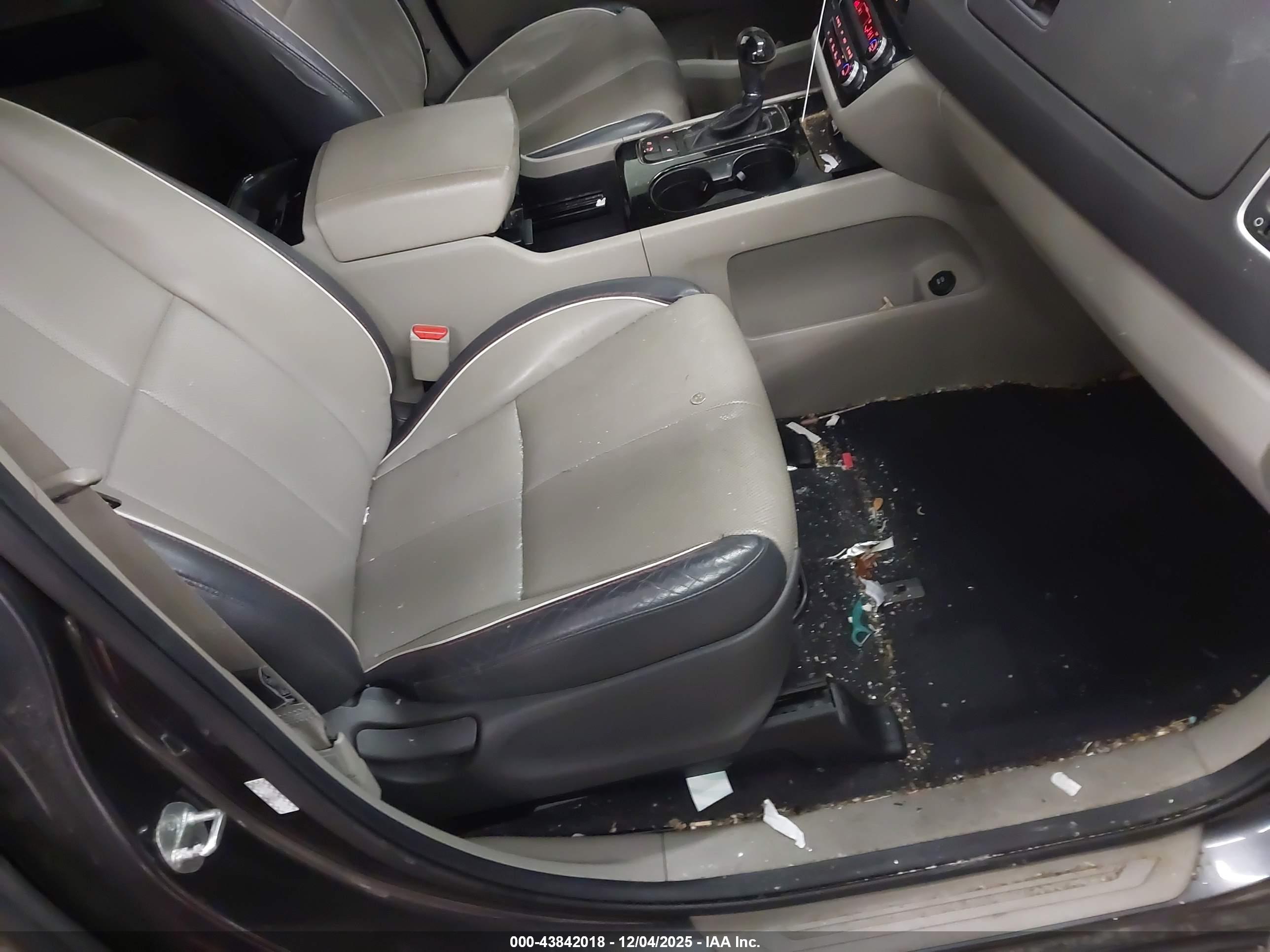 KIA SEDONA image 5