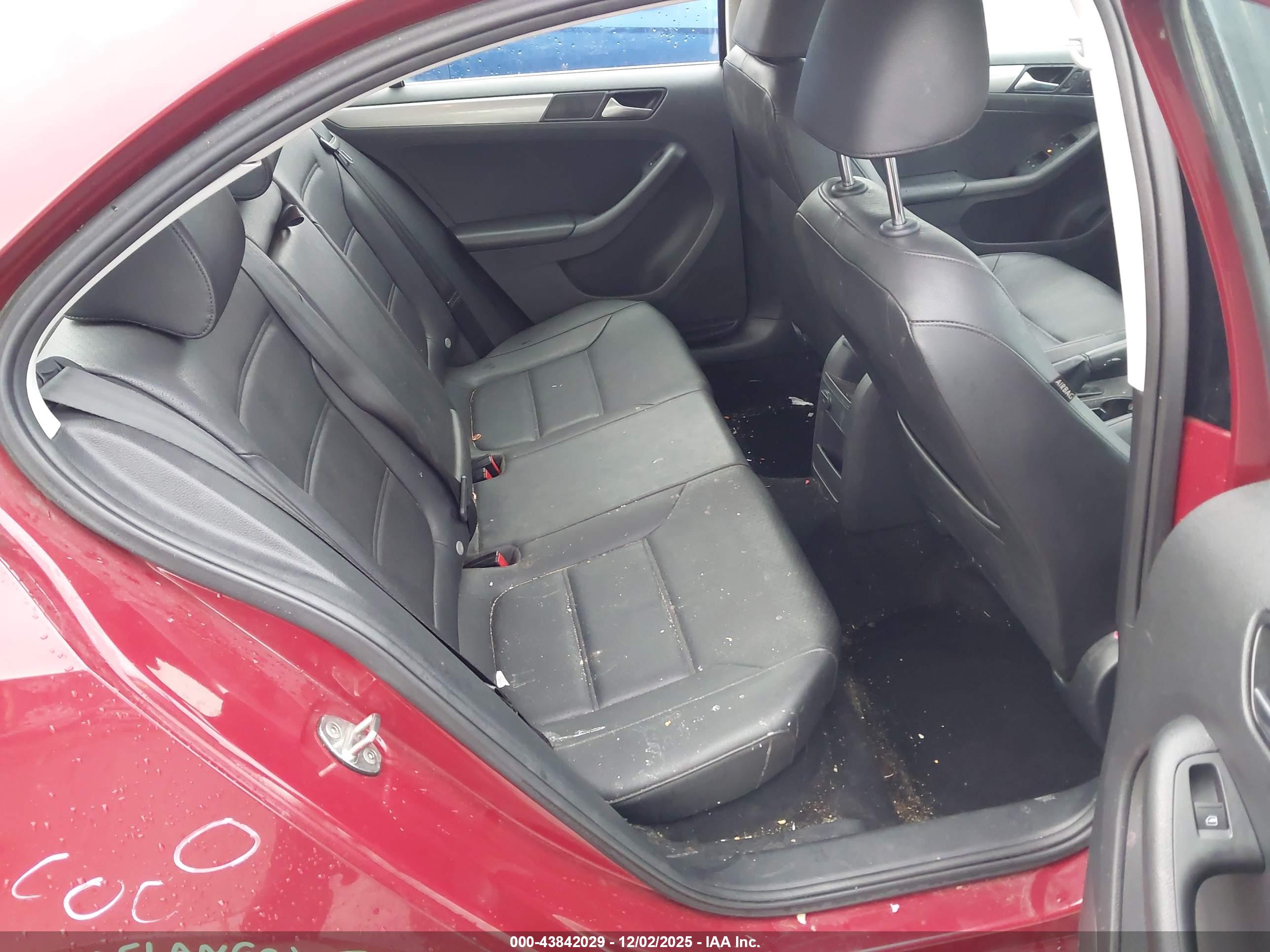 VOLKSWAGEN JETTA image 8