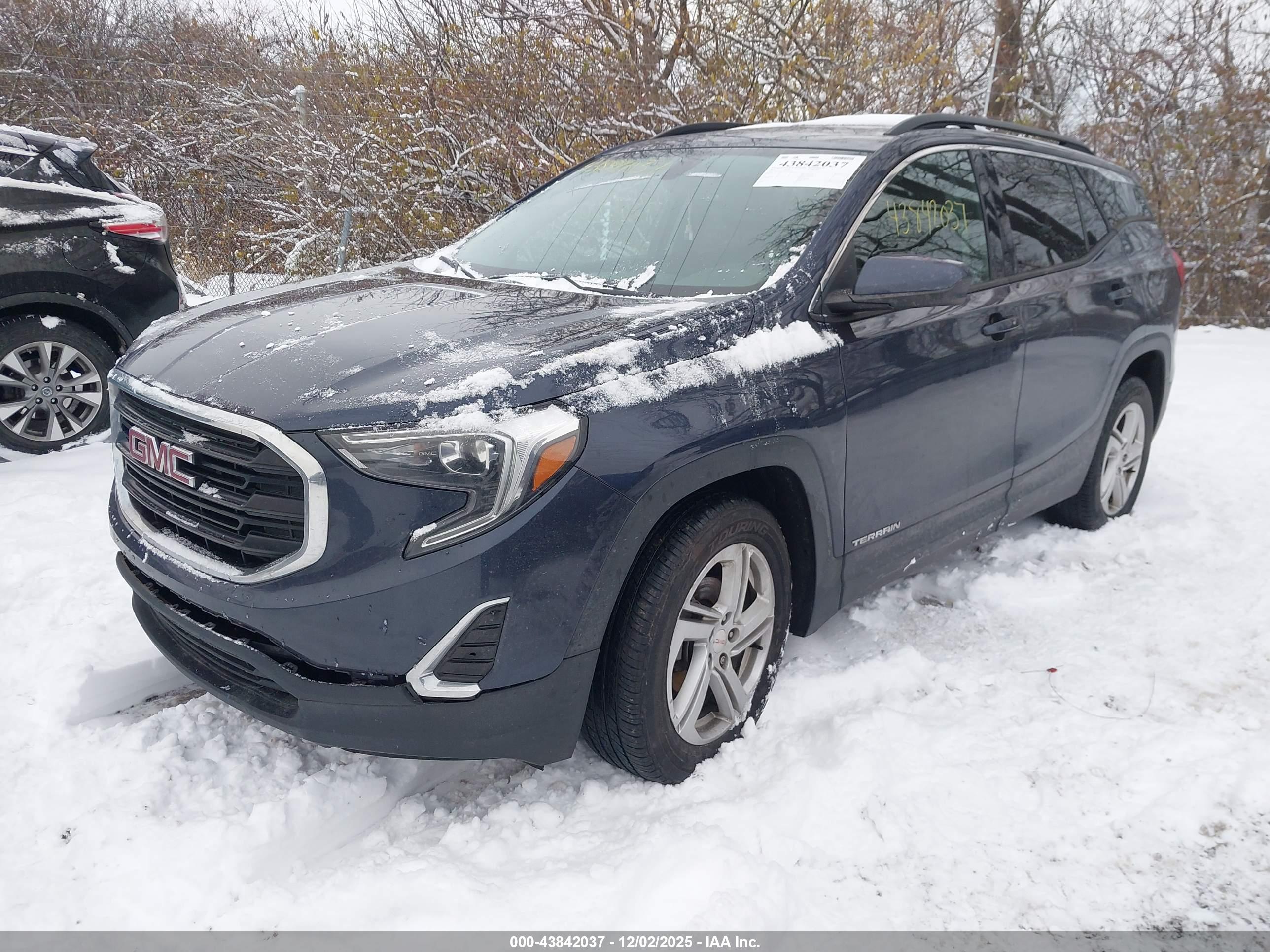 GMC TERRAIN image 2