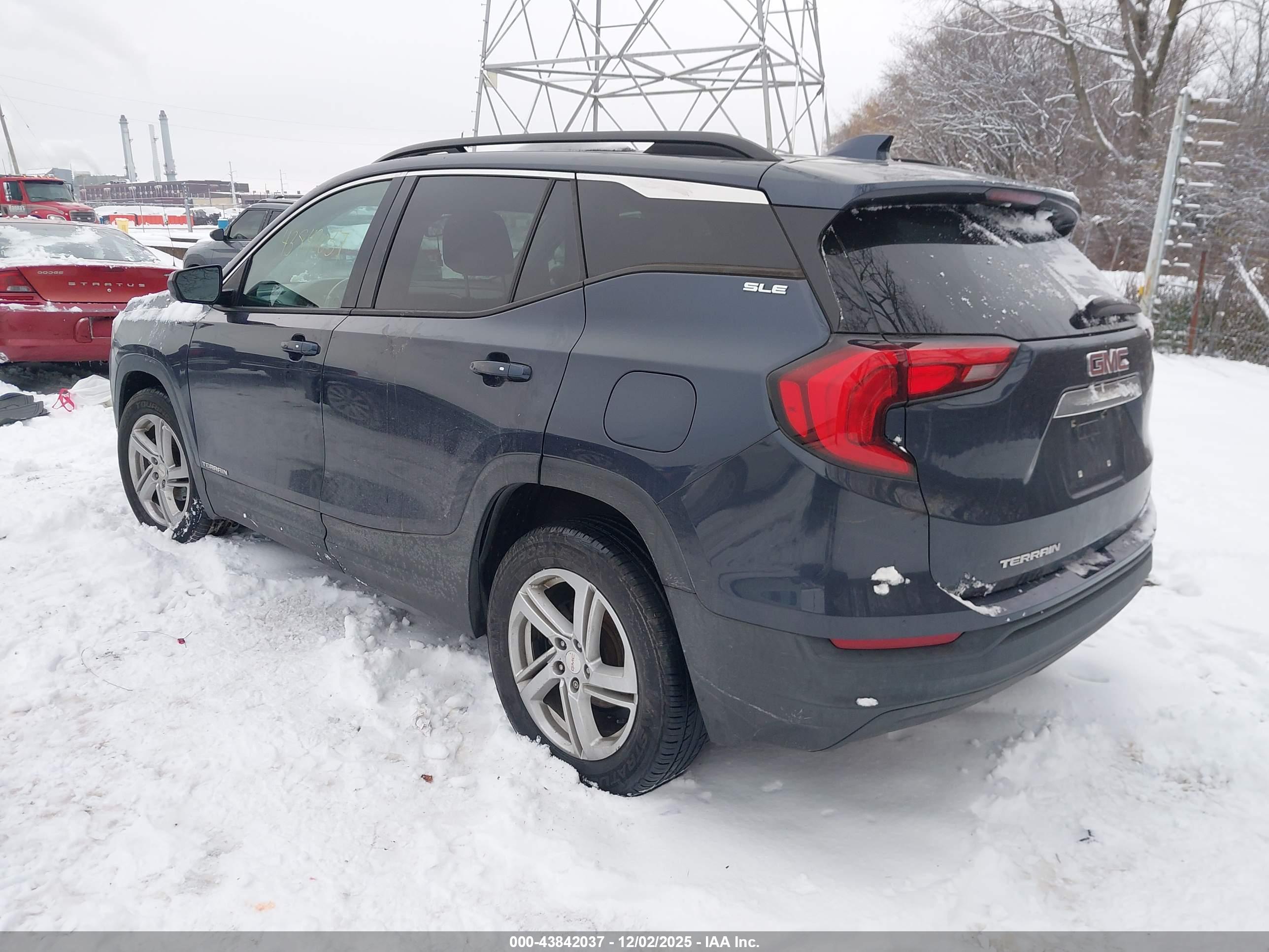 GMC TERRAIN image 3