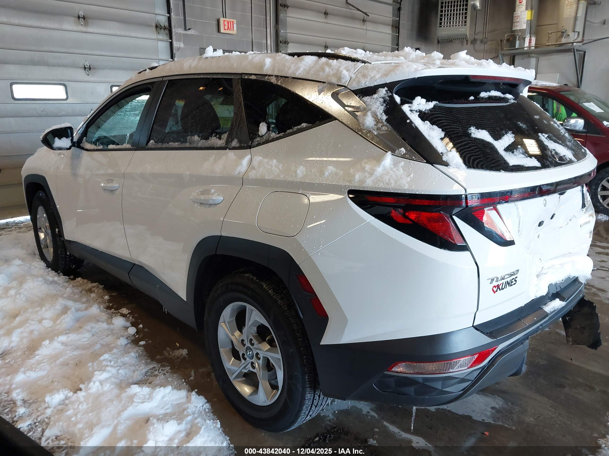 HYUNDAI TUCSON image 3
