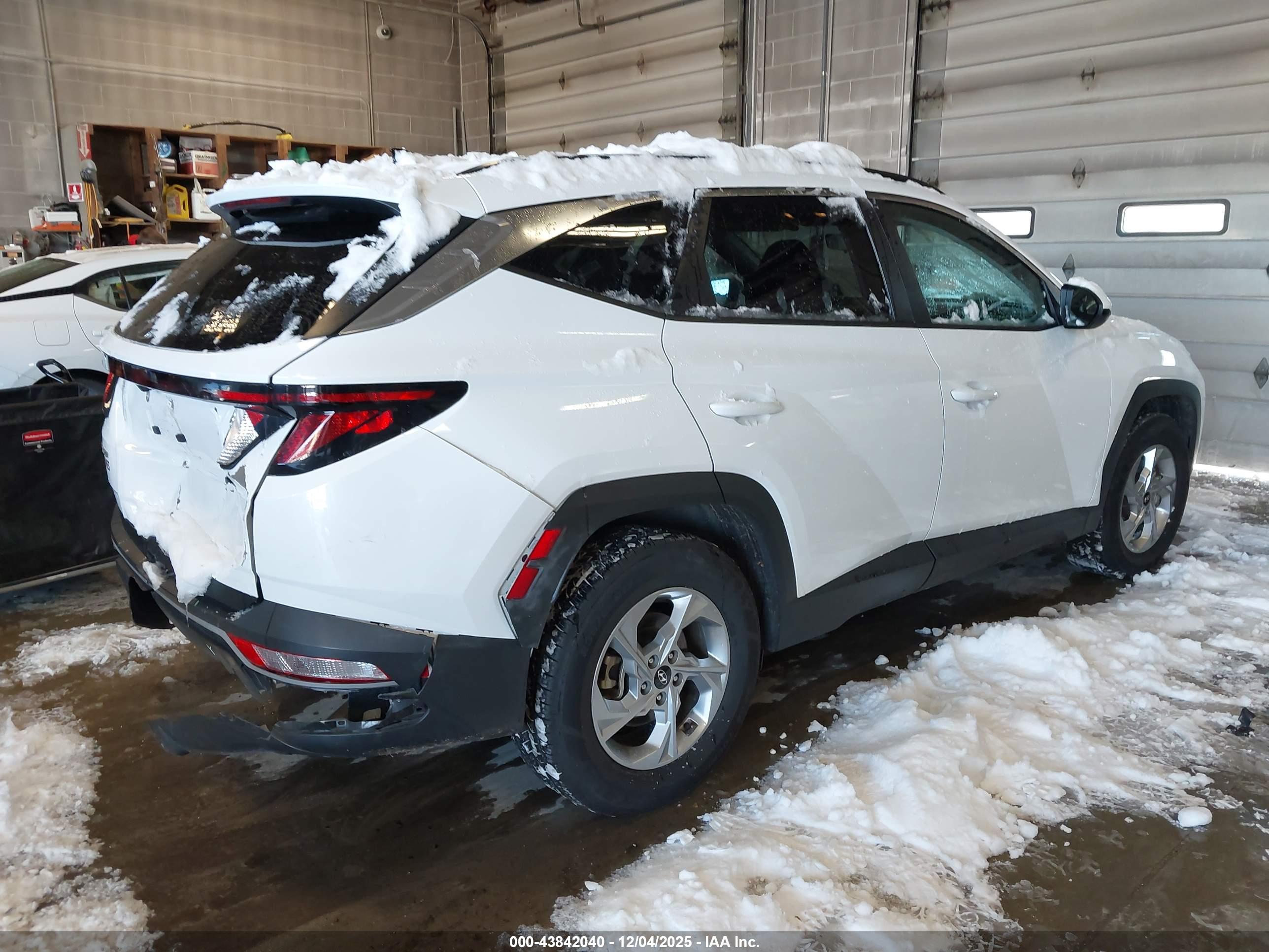 HYUNDAI TUCSON image 4
