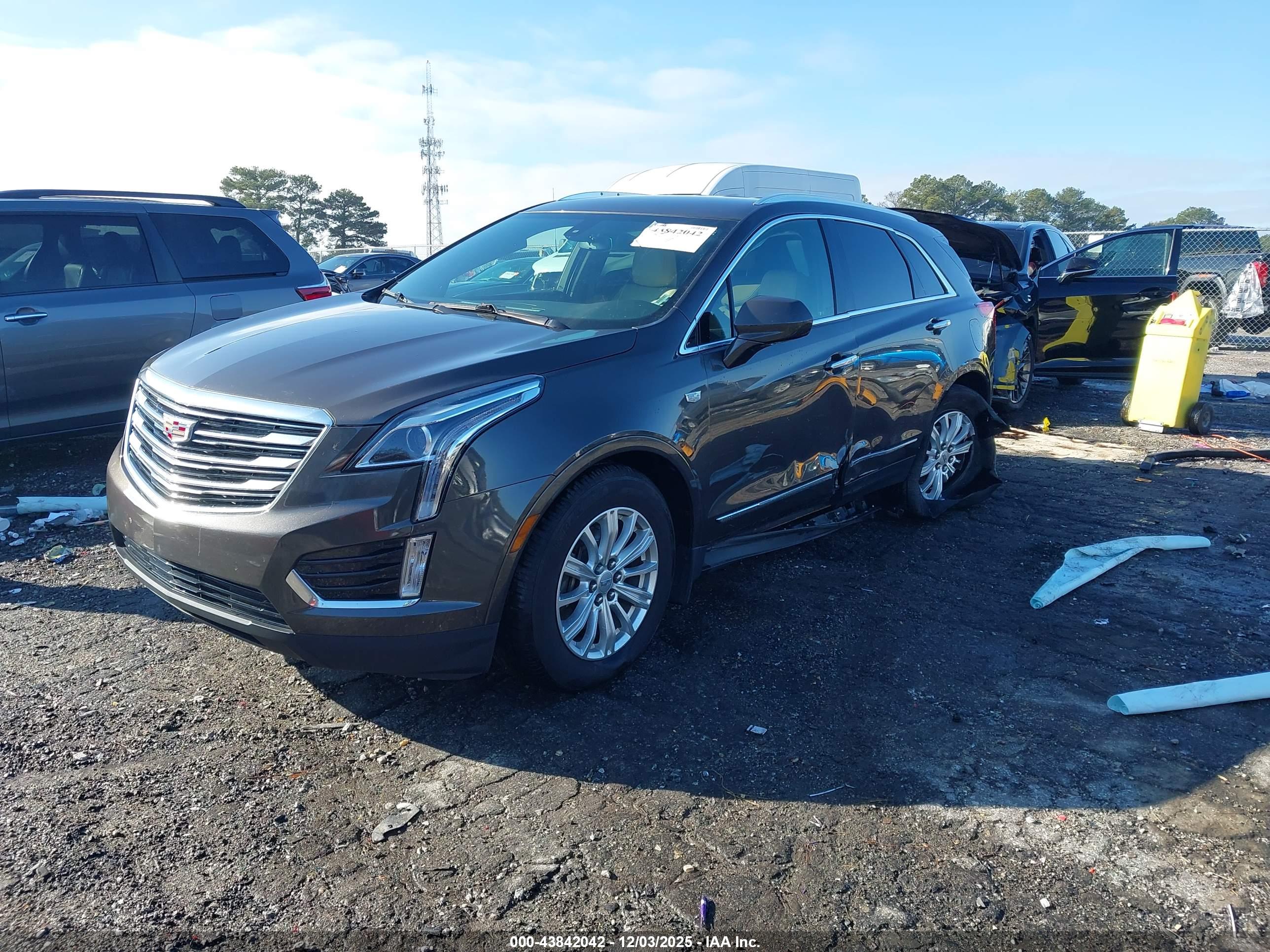 CADILLAC XT5 image 2