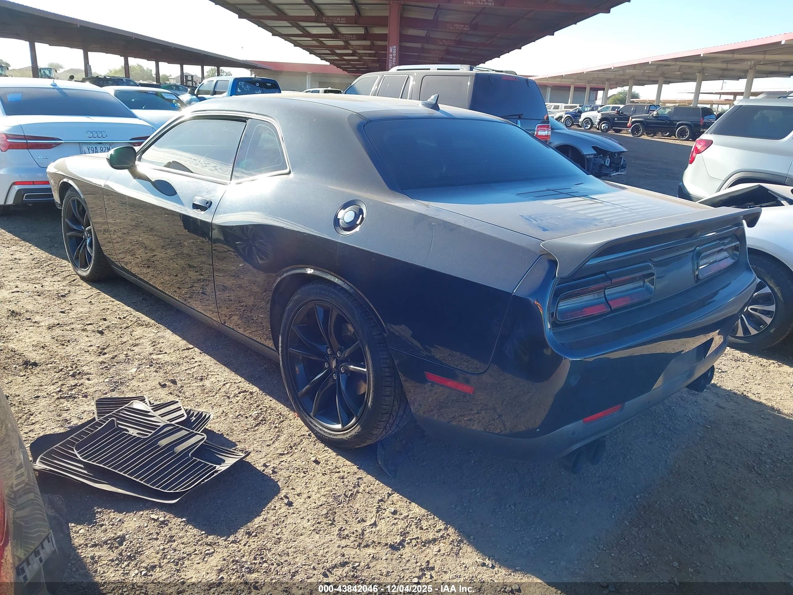 DODGE CHALLENGER image 3
