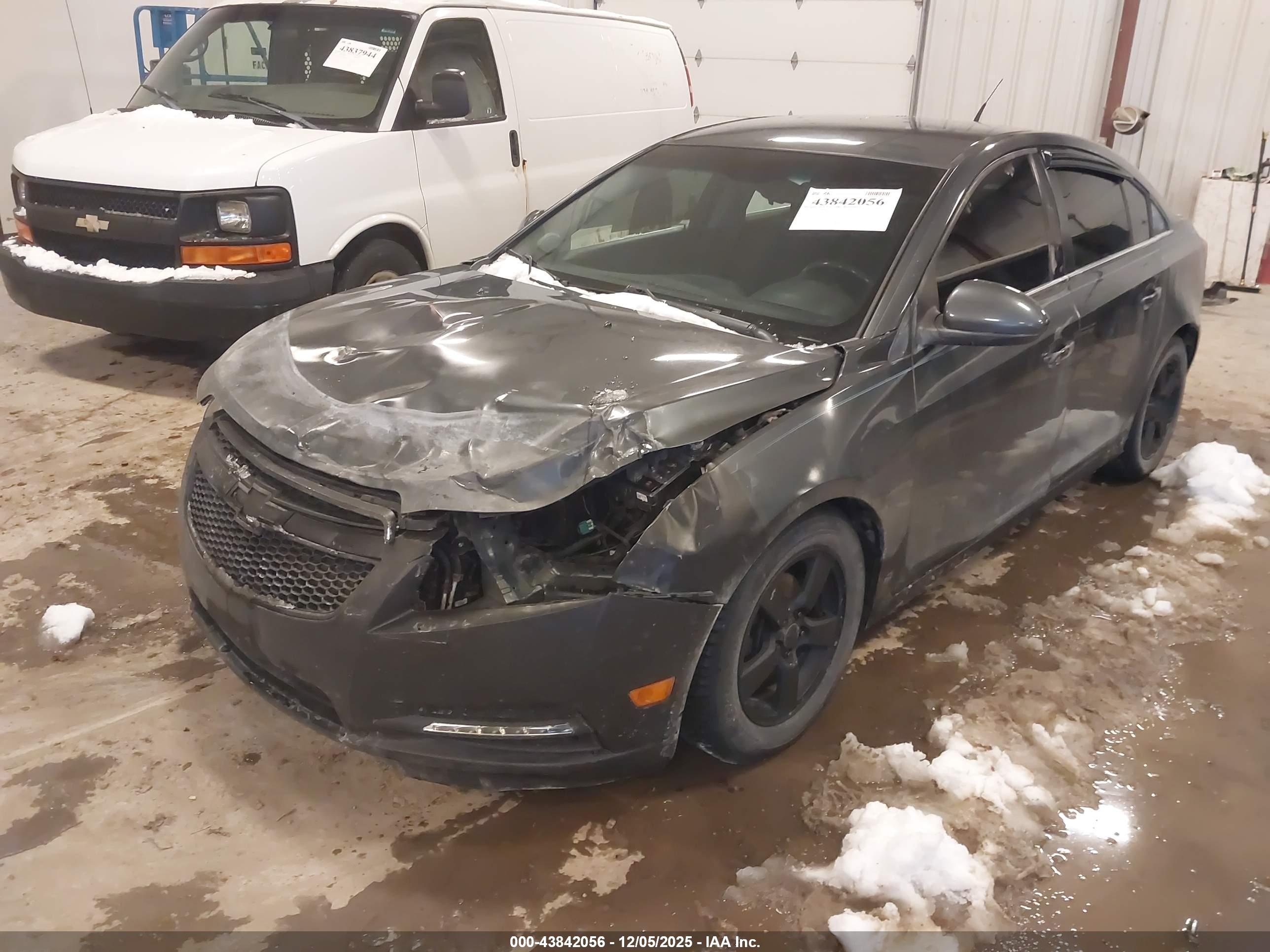 CHEVROLET CRUZE image 2