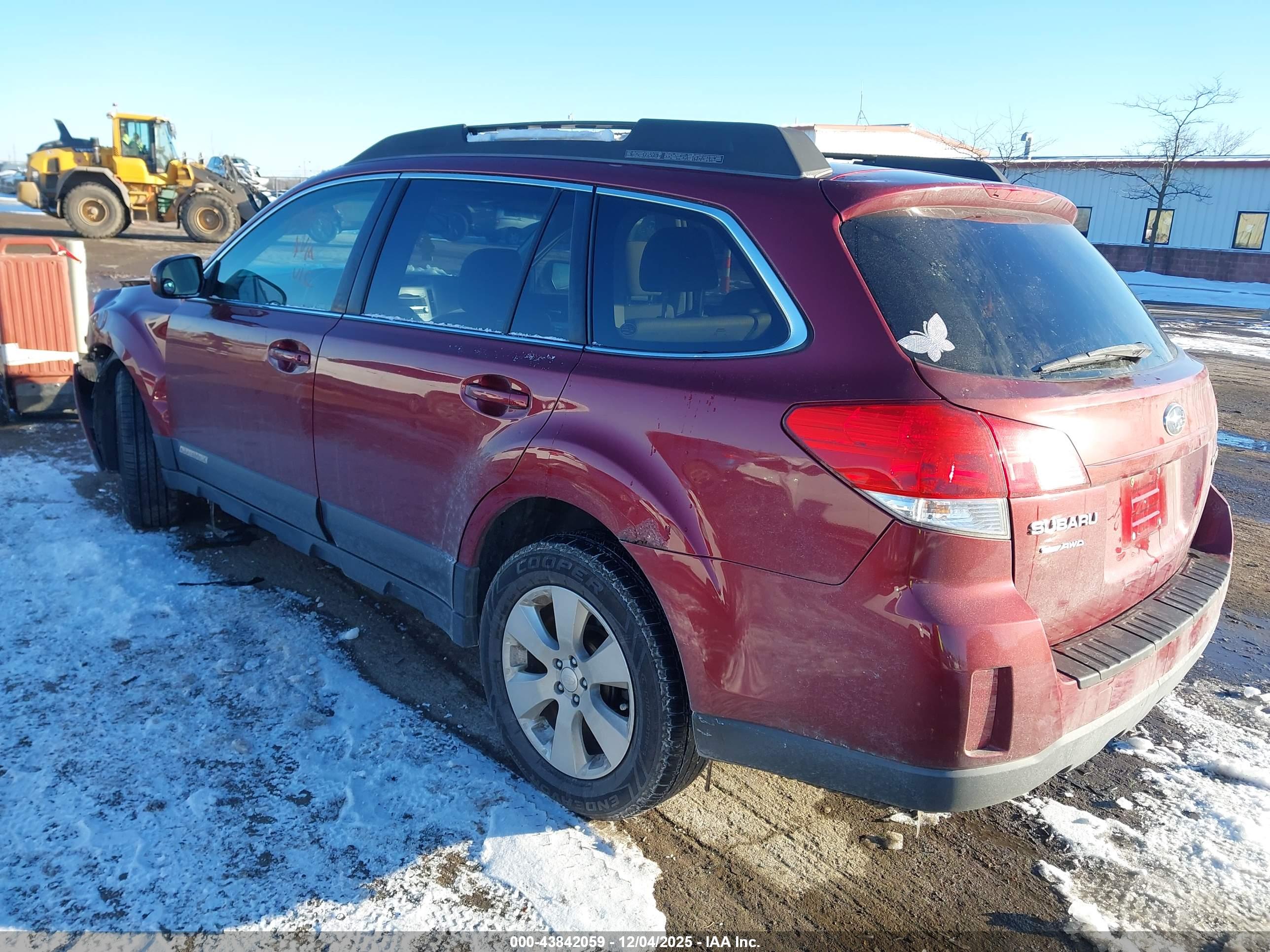 SUBARU OUTBACK image 3