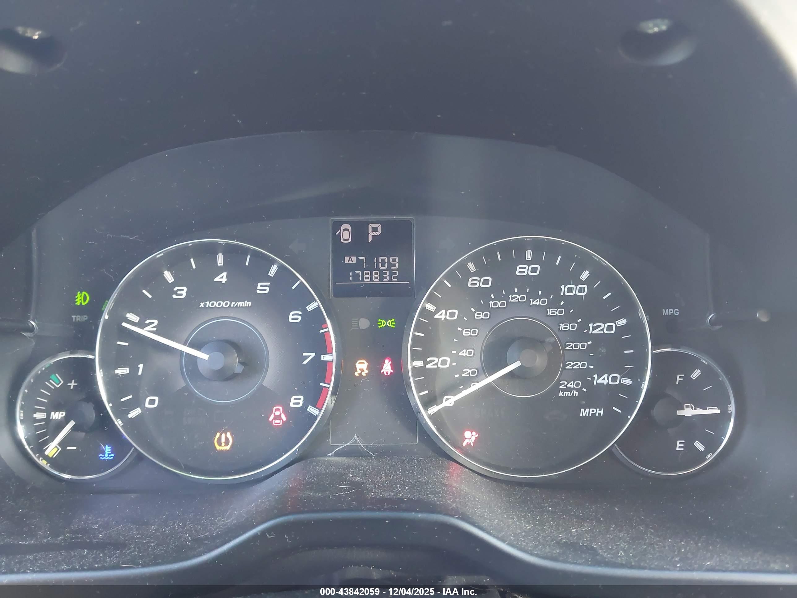 SUBARU OUTBACK image 7