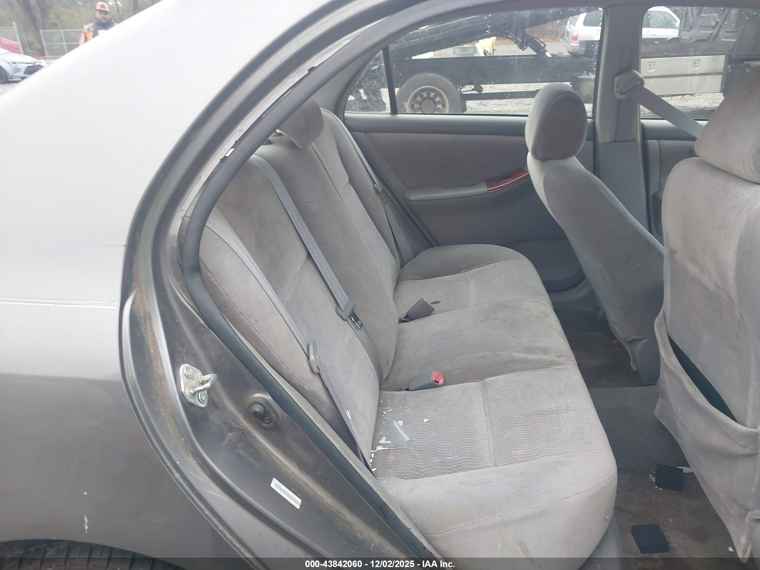 TOYOTA COROLLA image 8