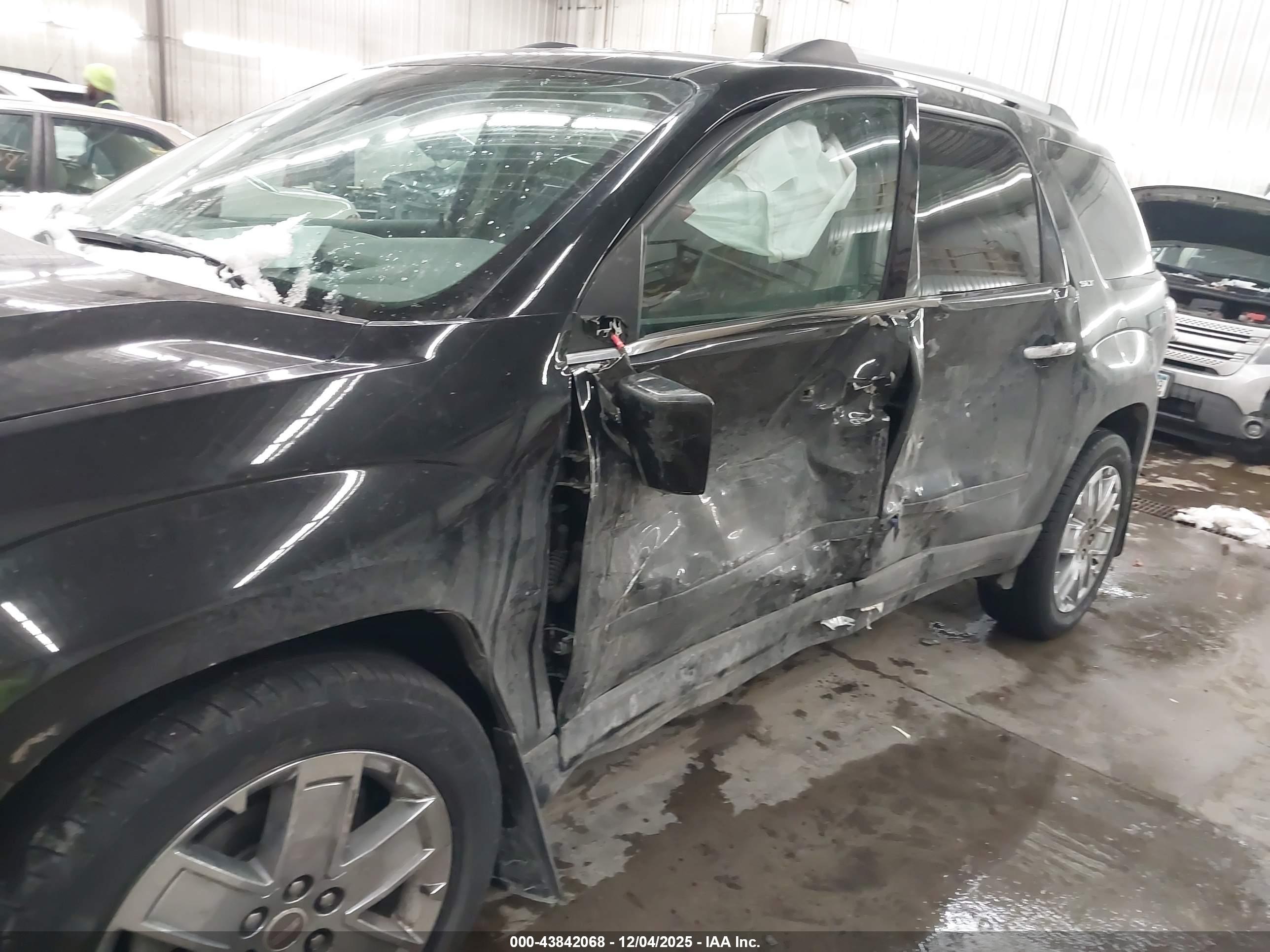 GMC ACADIA image 6