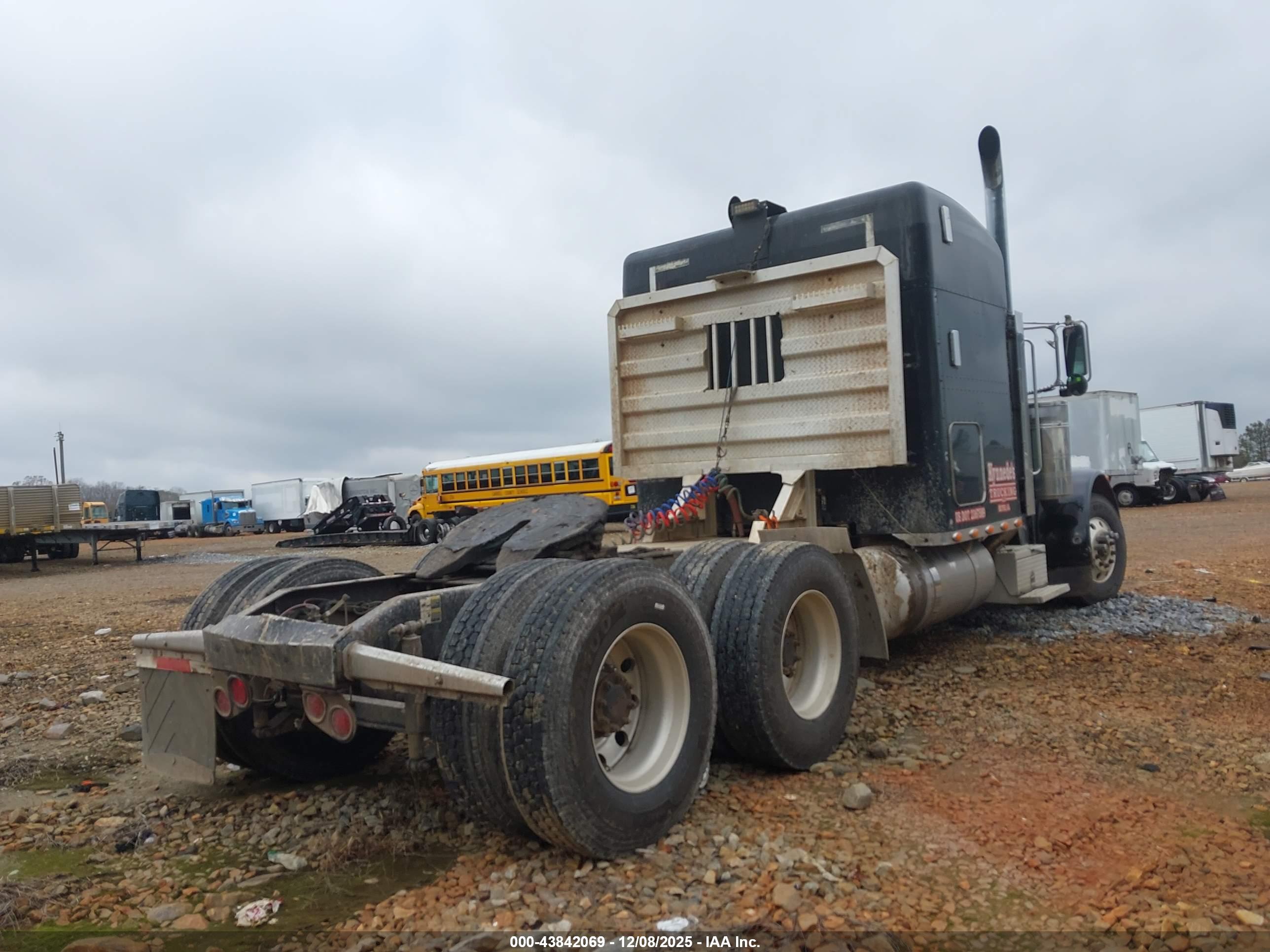 PETERBILT 379 image 4
