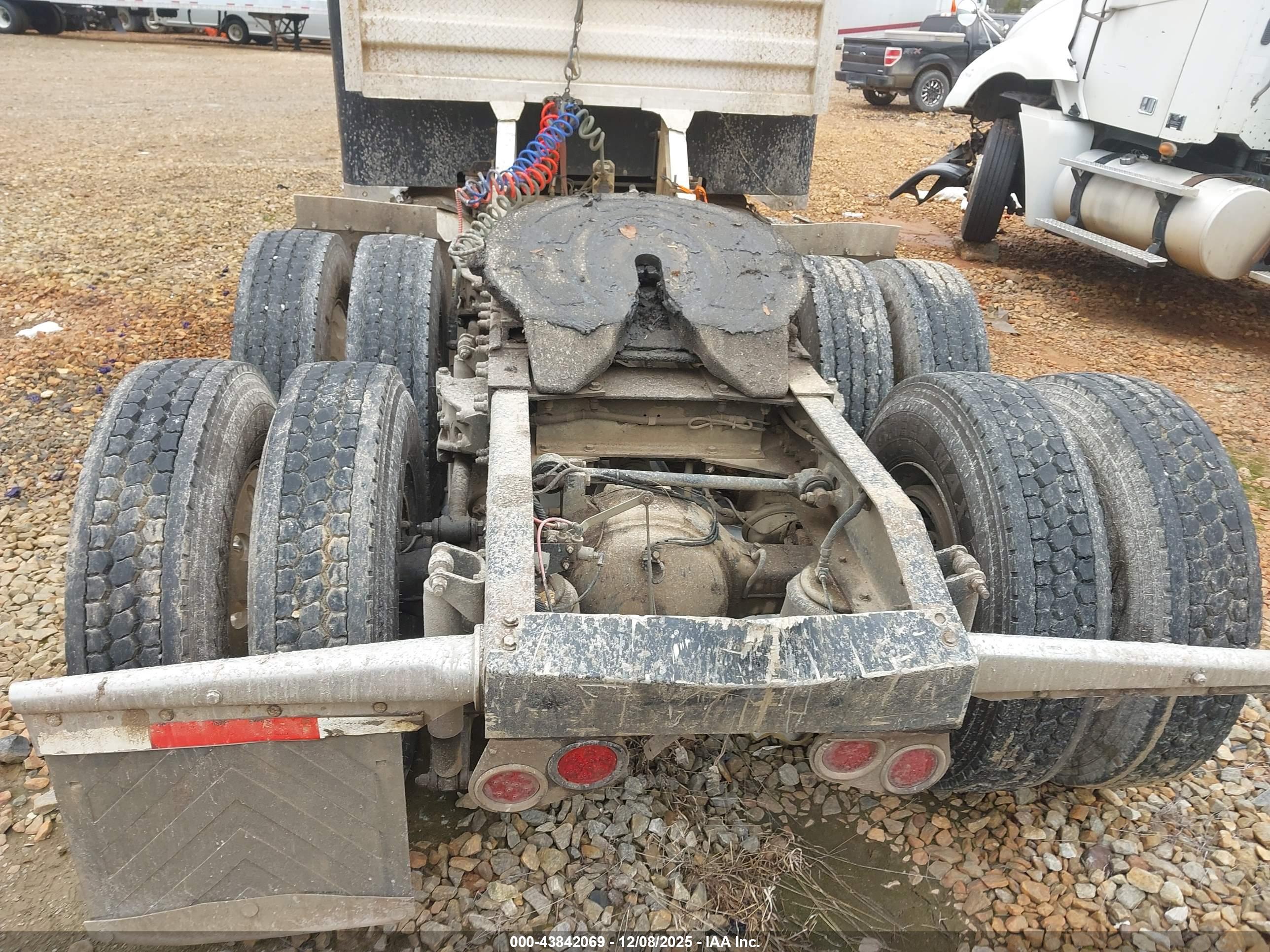 PETERBILT 379 image 8