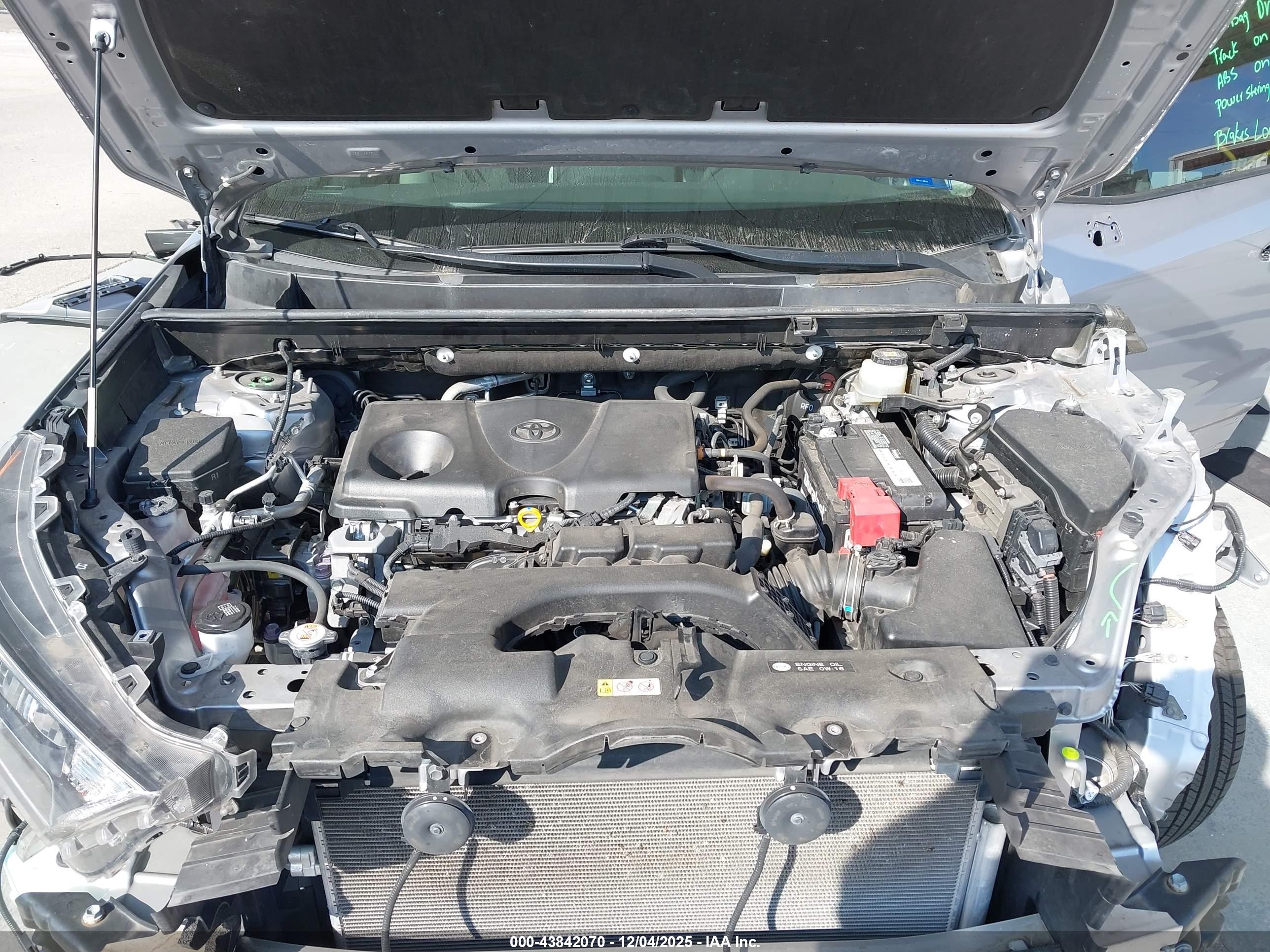 TOYOTA RAV4 image 10