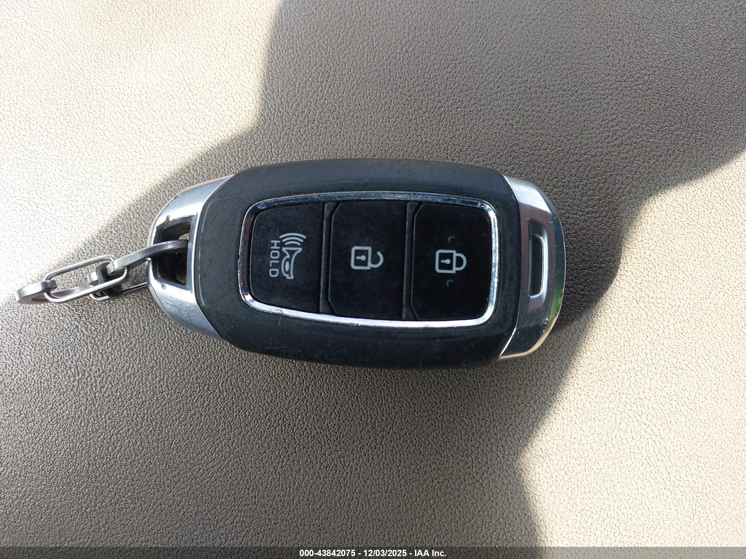 HYUNDAI SANTA image 11