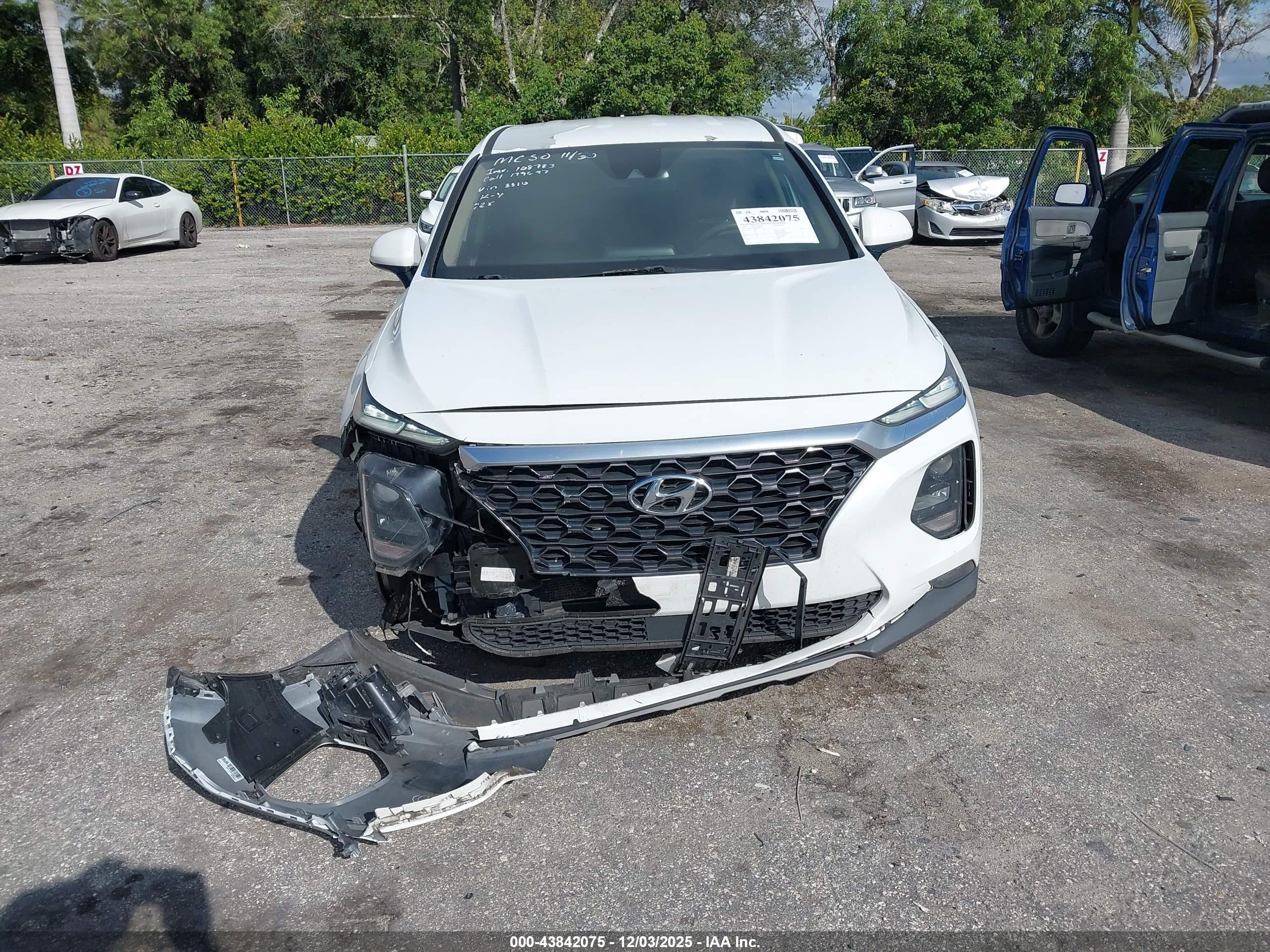 HYUNDAI SANTA image 6