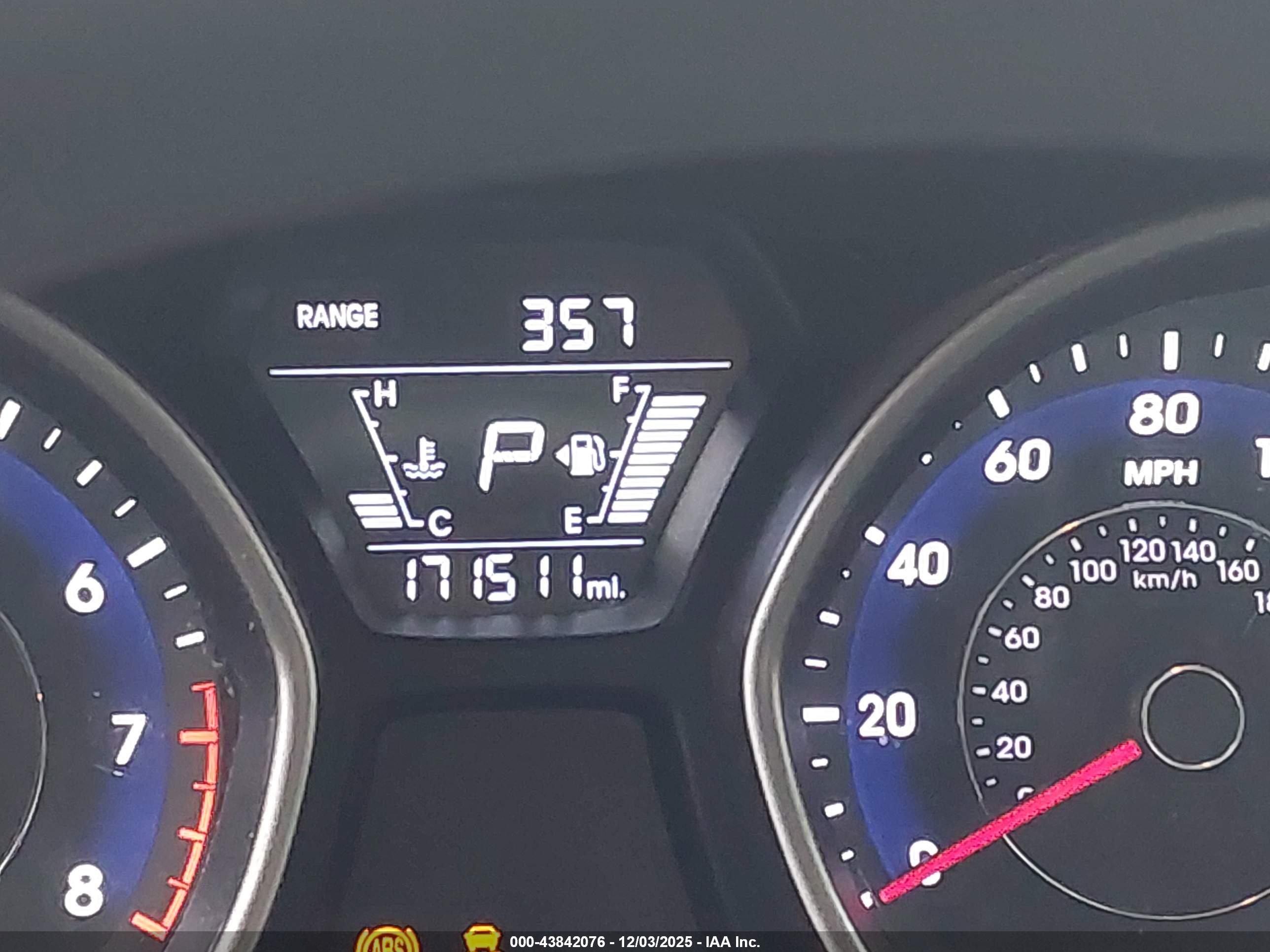 HYUNDAI ELANTRA image 7