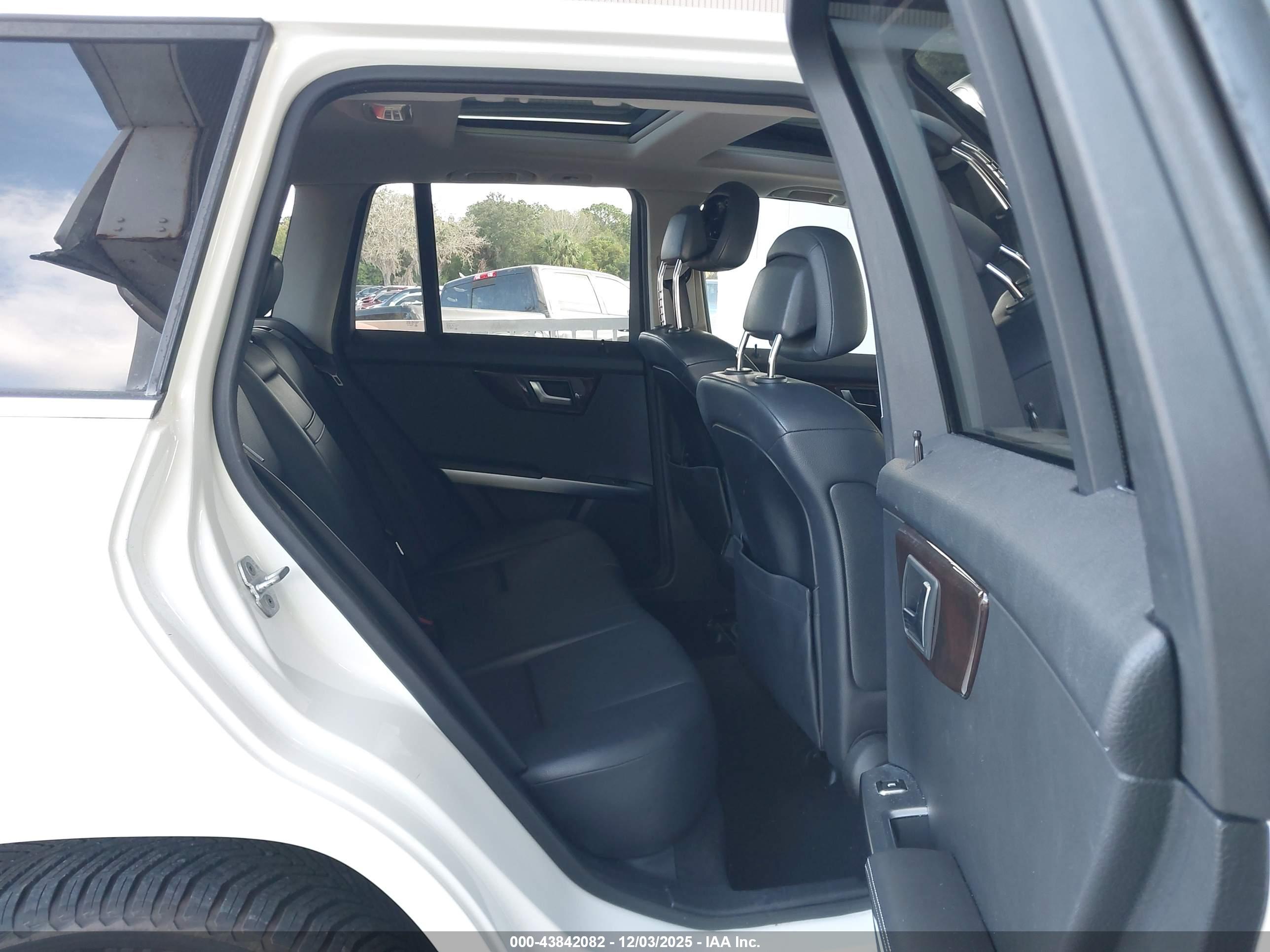 MERCEDES-BENZ GLK image 8