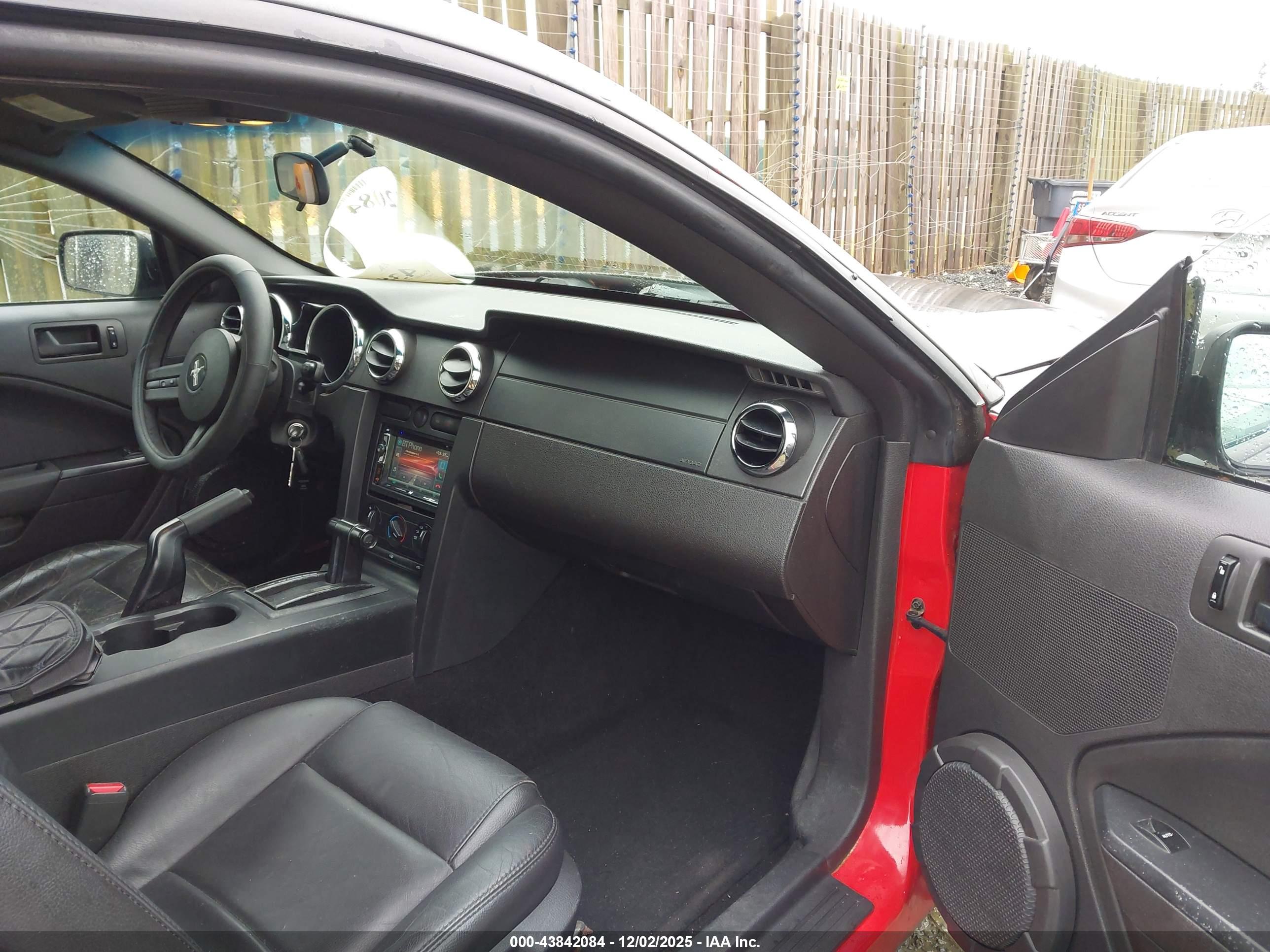 FORD MUSTANG image 5