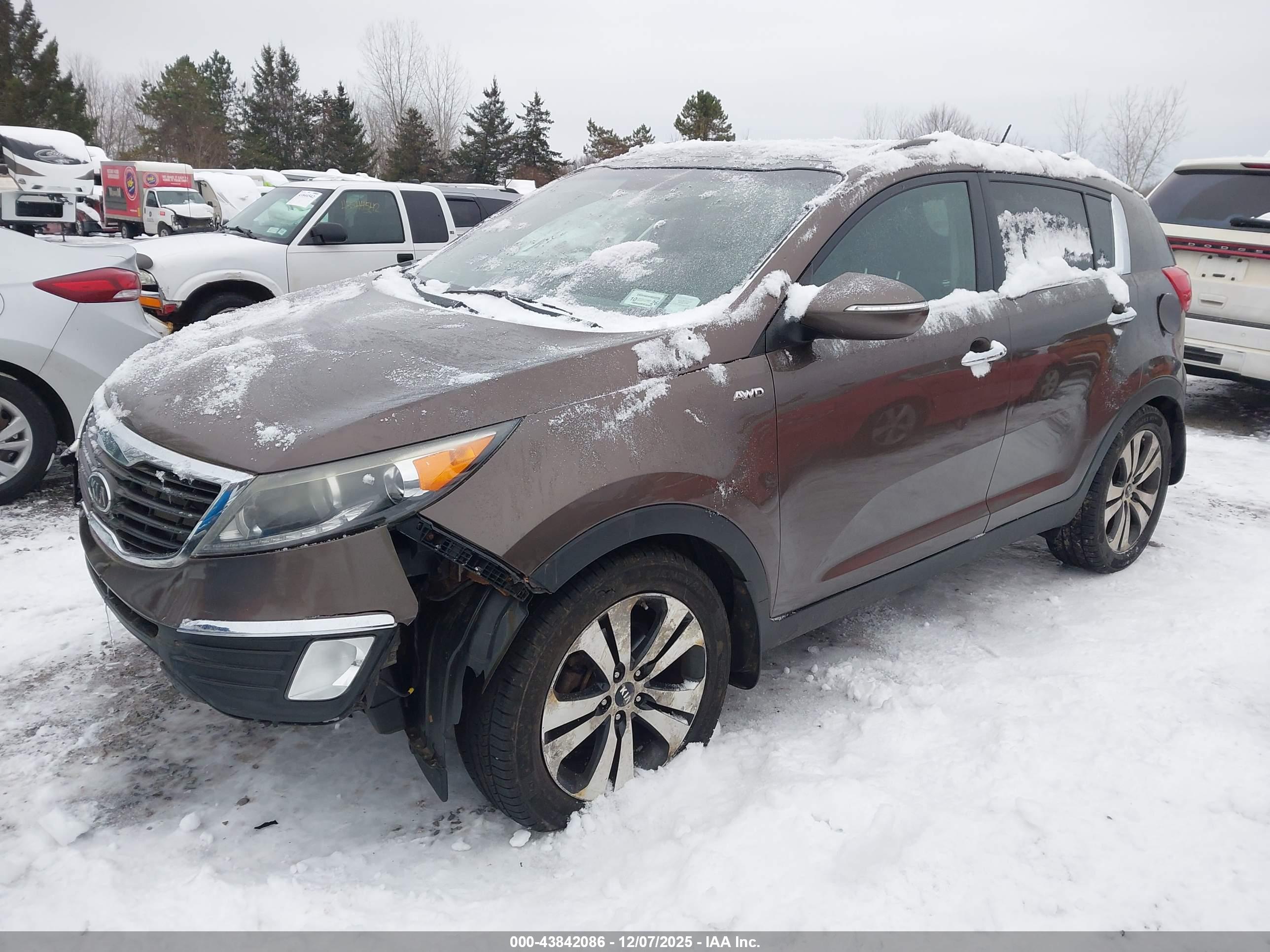 KIA SPORTAGE image 2