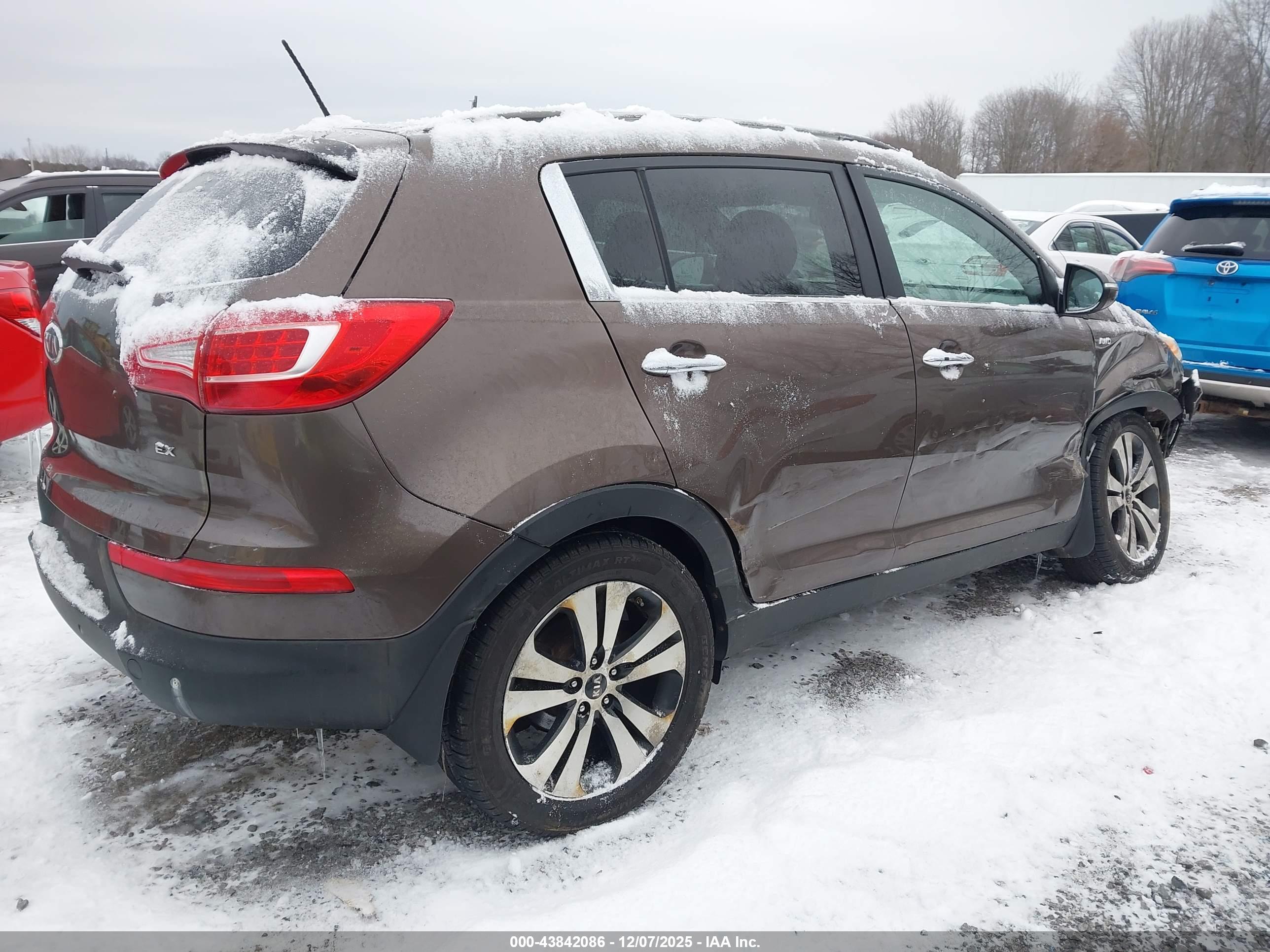 KIA SPORTAGE image 4