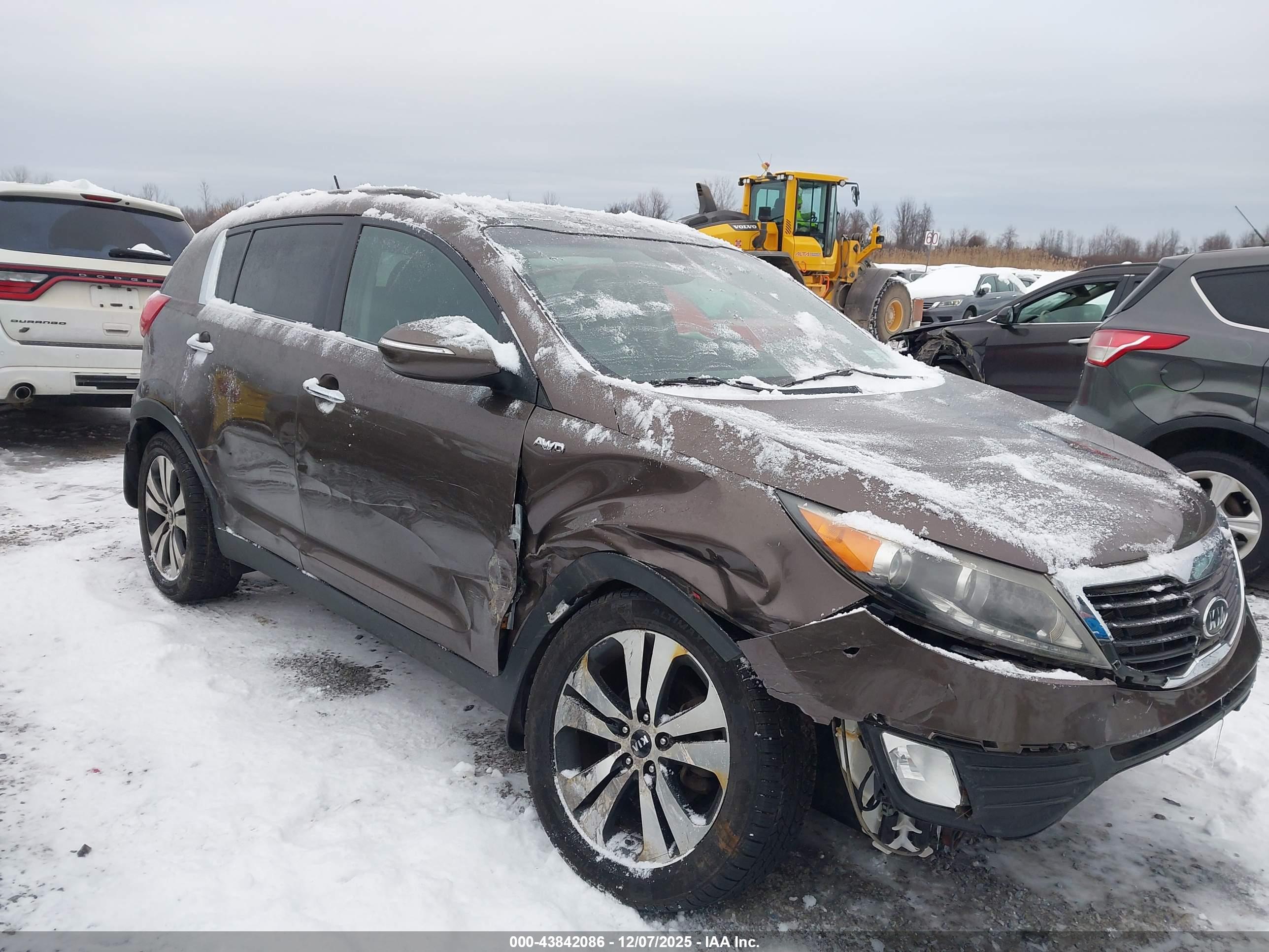 KIA SPORTAGE image 6