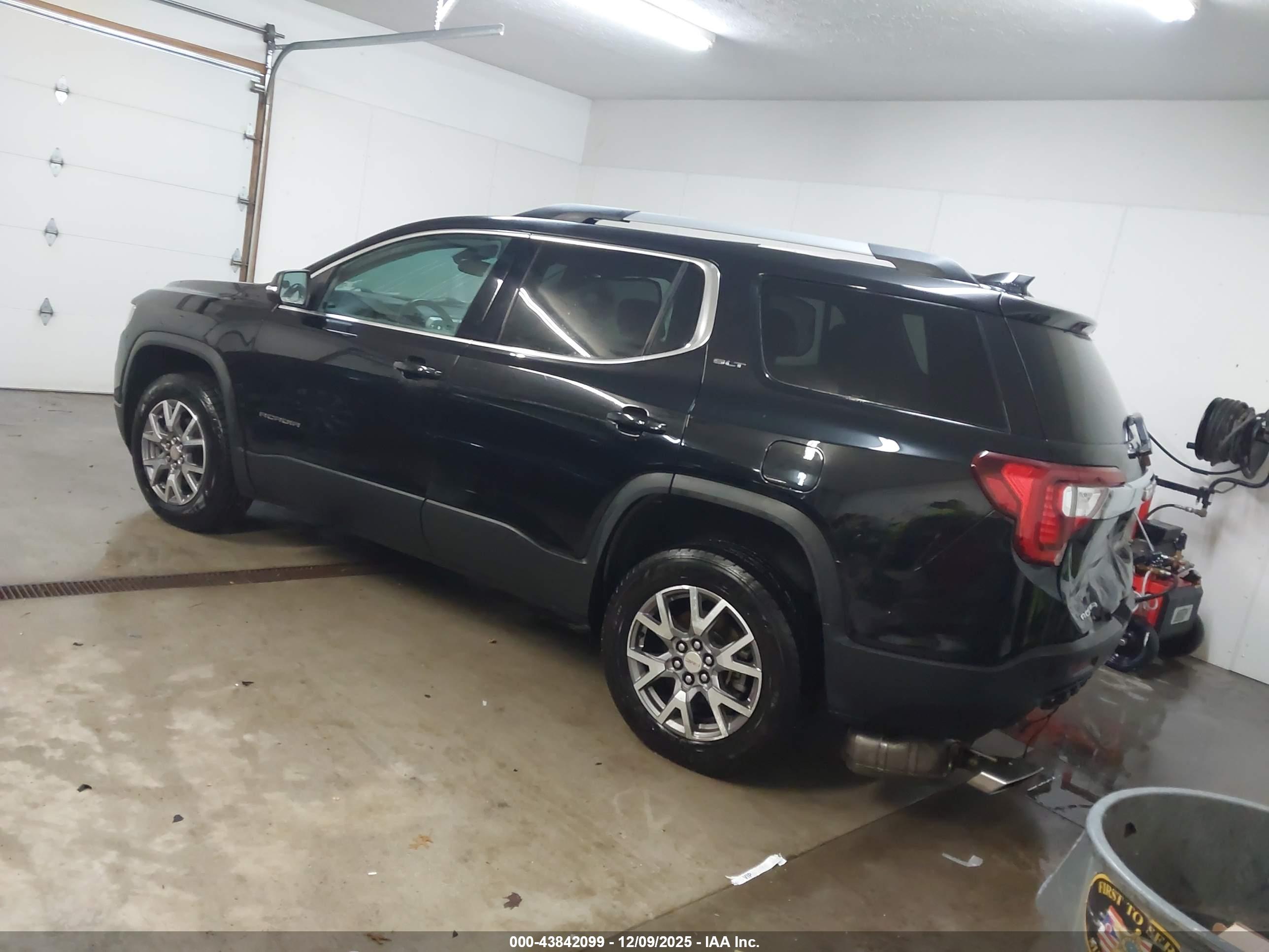 GMC ACADIA image 3