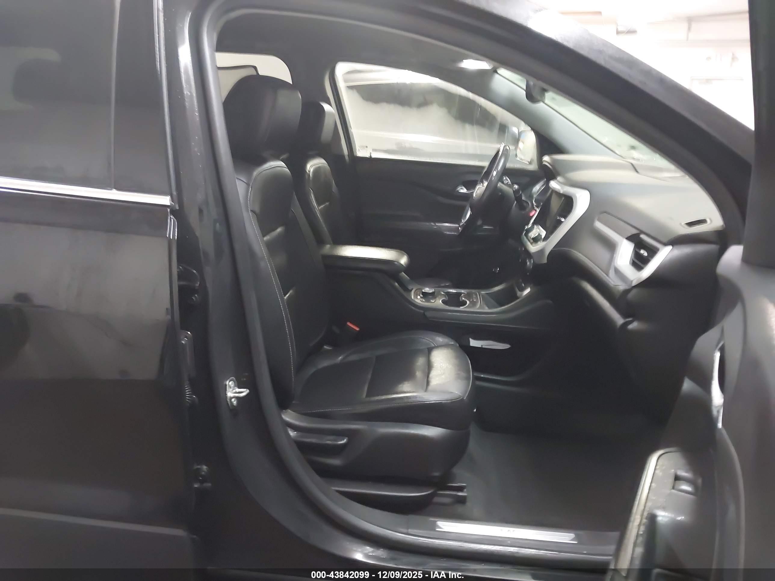 GMC ACADIA image 5