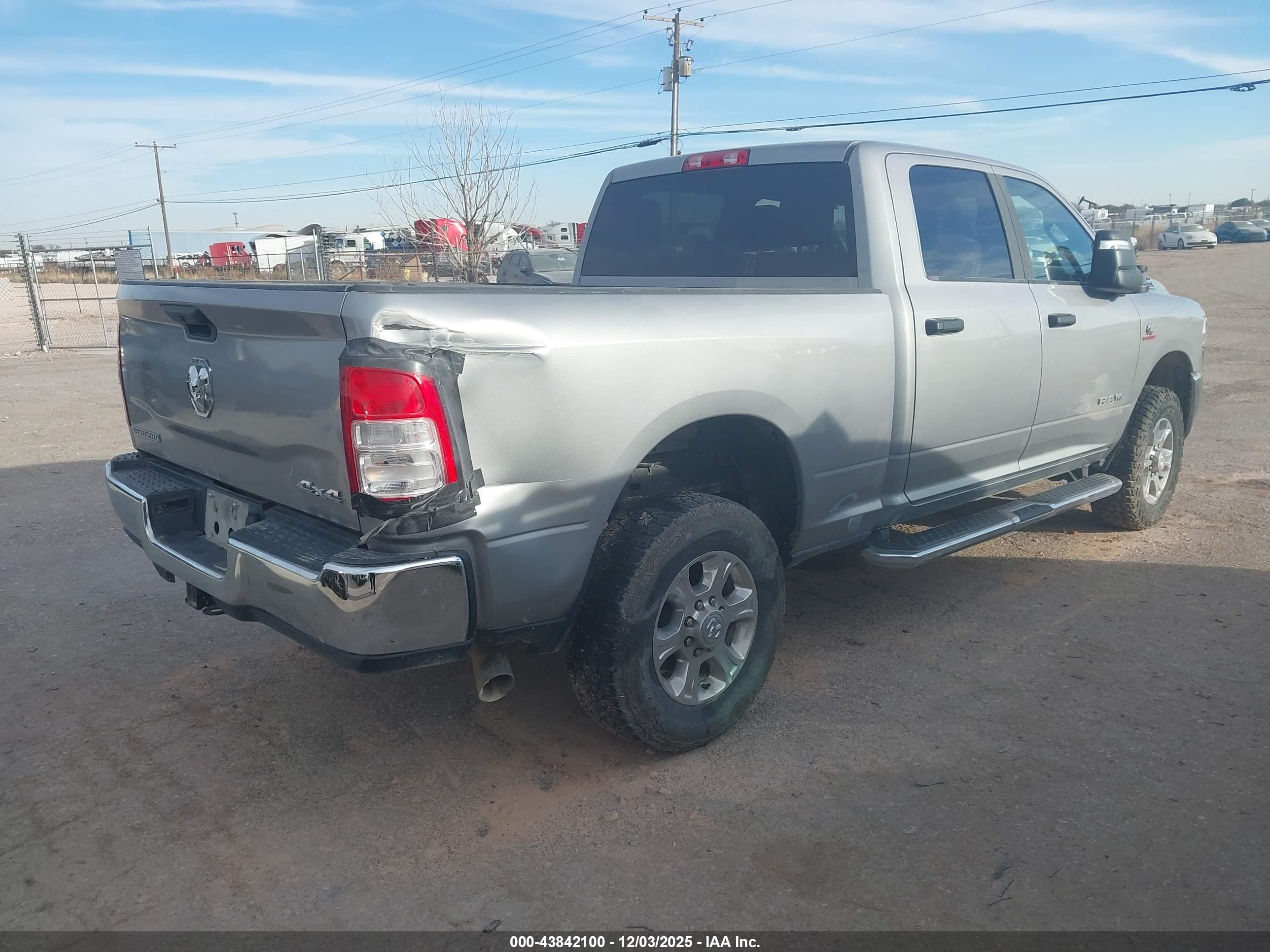RAM 2500 image 4