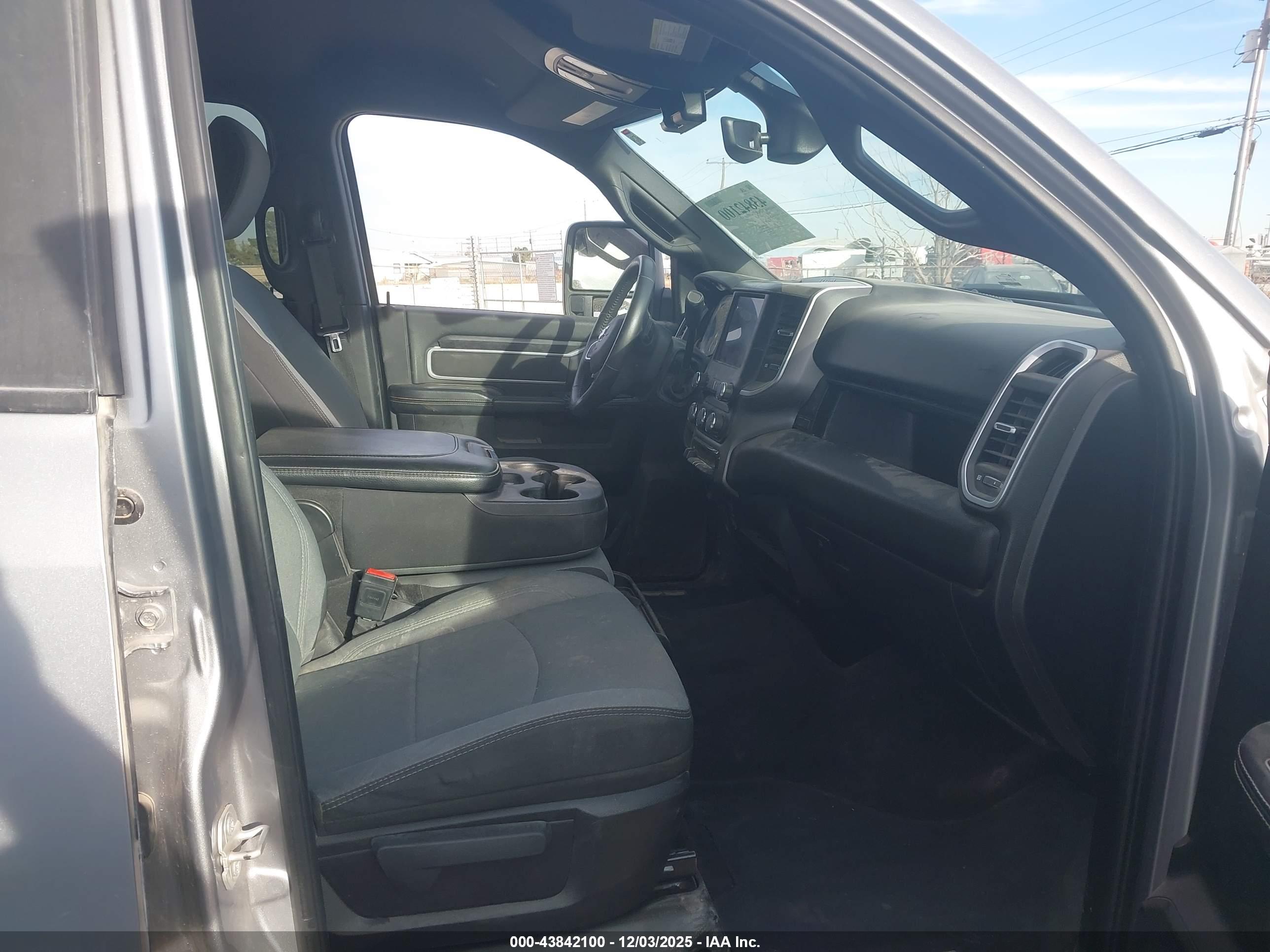 RAM 2500 image 5