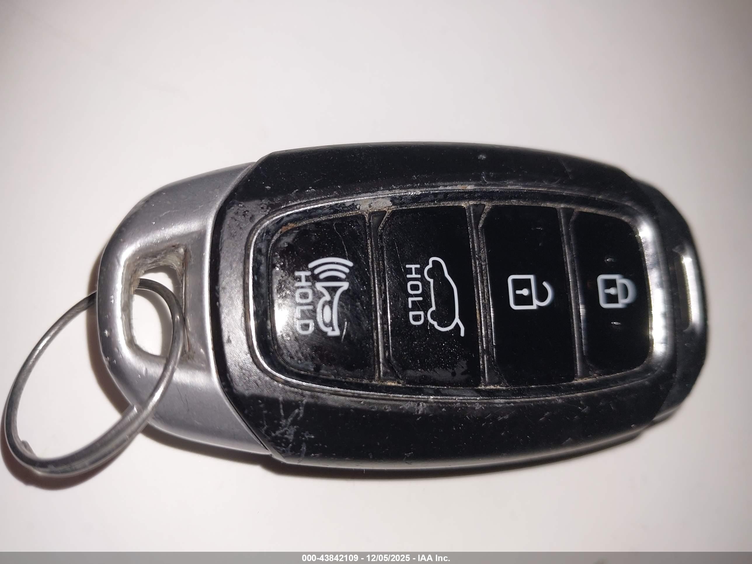 HYUNDAI SANTA image 11