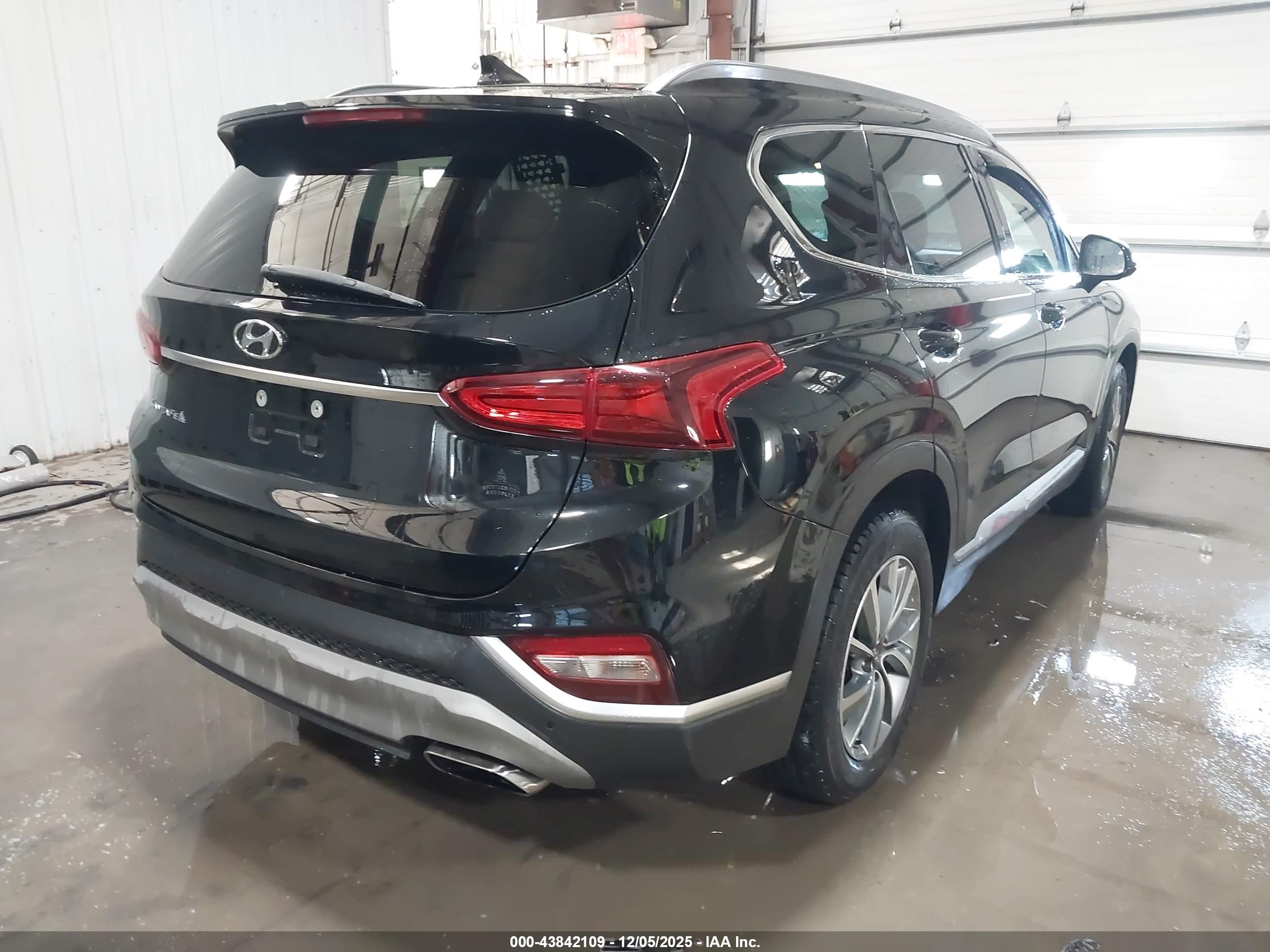 HYUNDAI SANTA image 4