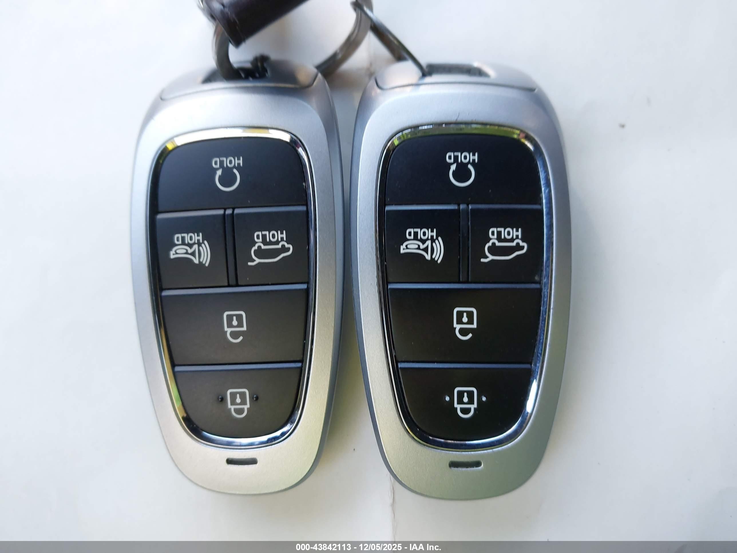 HYUNDAI TUCSON image 11