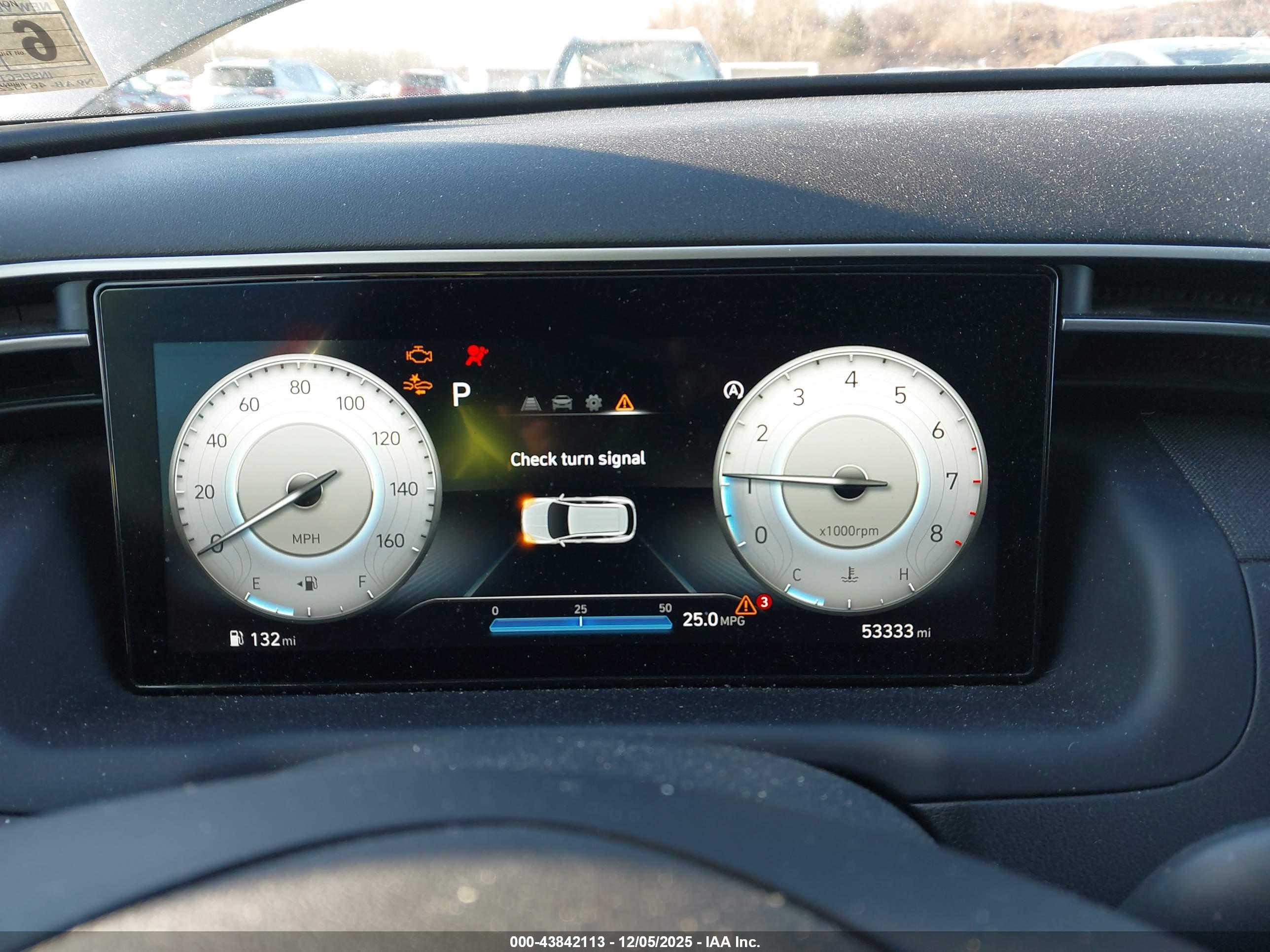 HYUNDAI TUCSON image 7