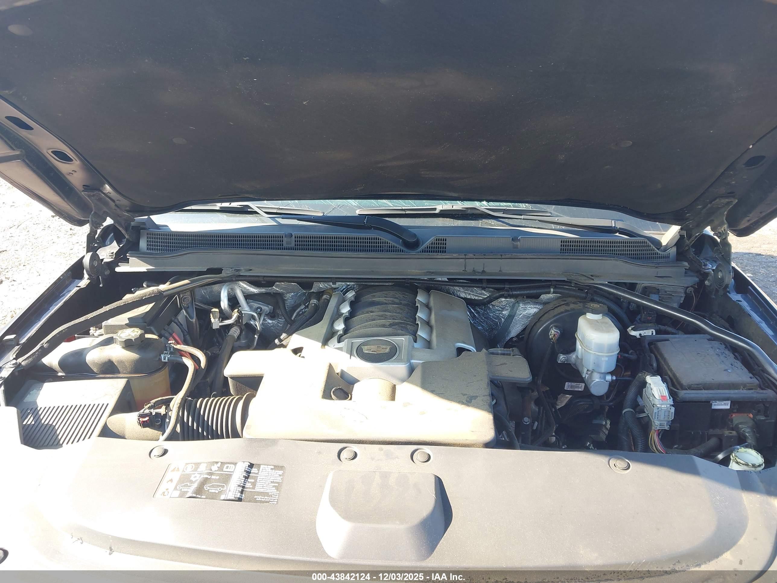 CADILLAC ESCALADE image 10