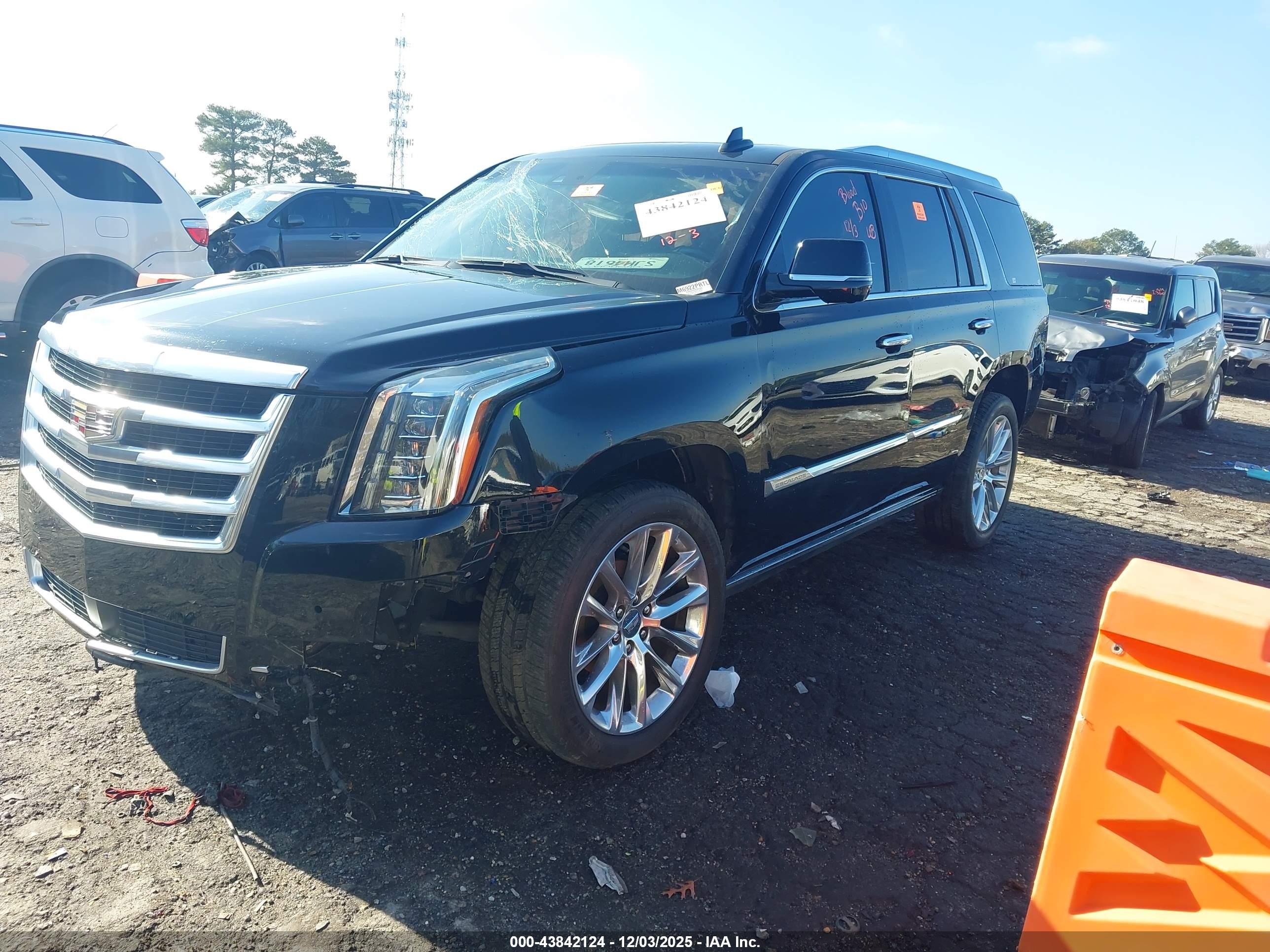 CADILLAC ESCALADE image 2