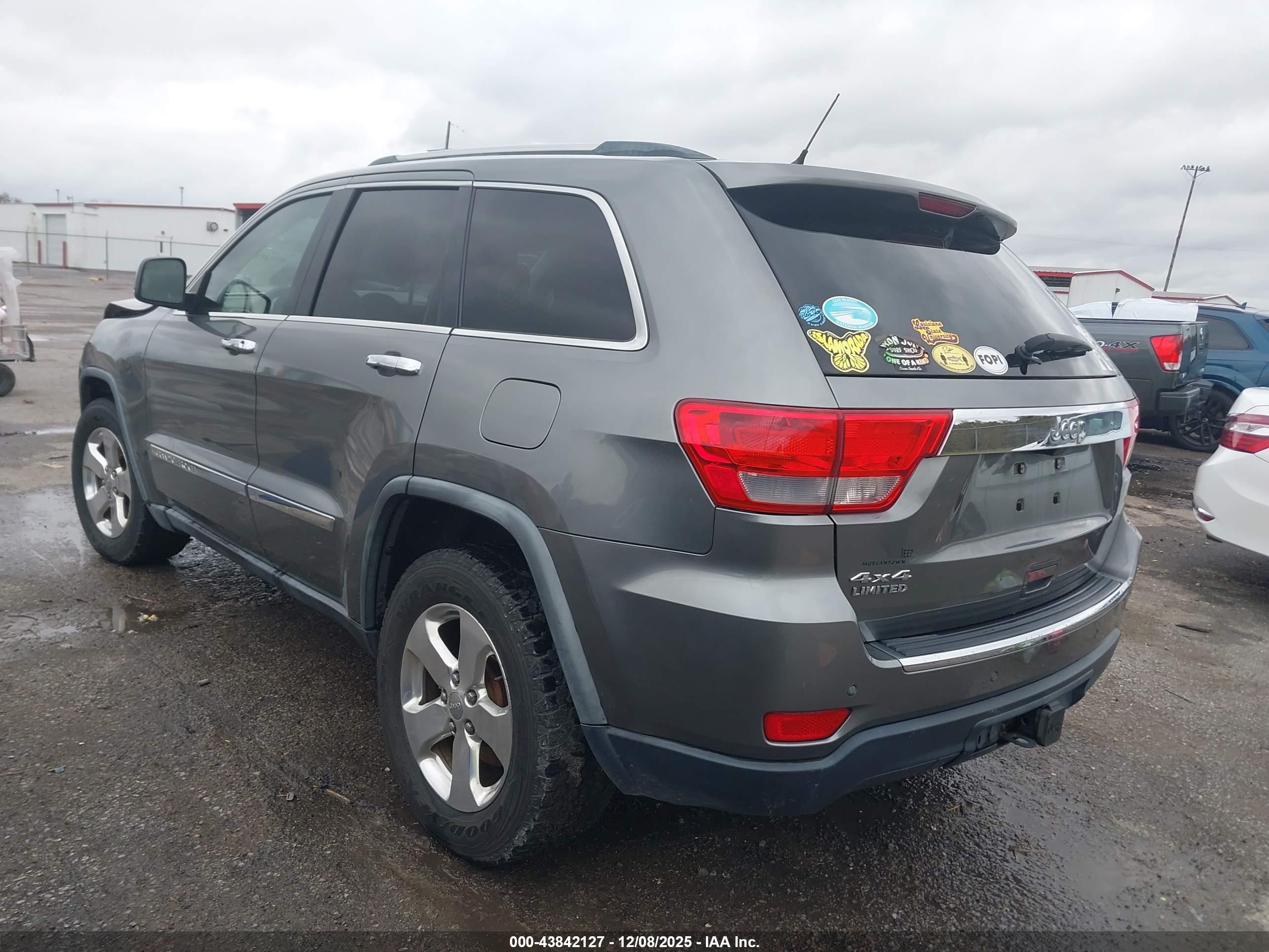 JEEP GRAND image 3