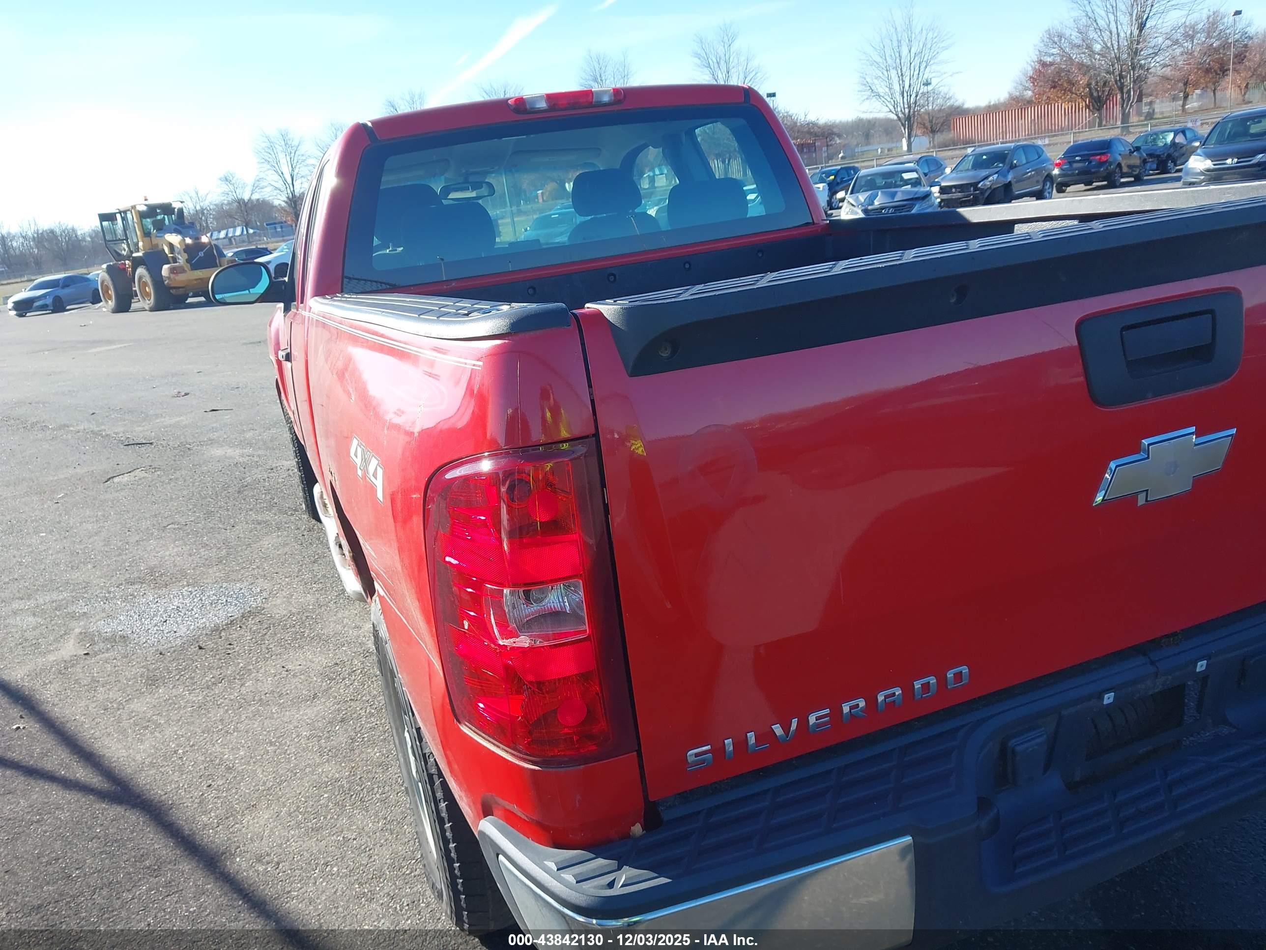 CHEVROLET SILVERADO image 3