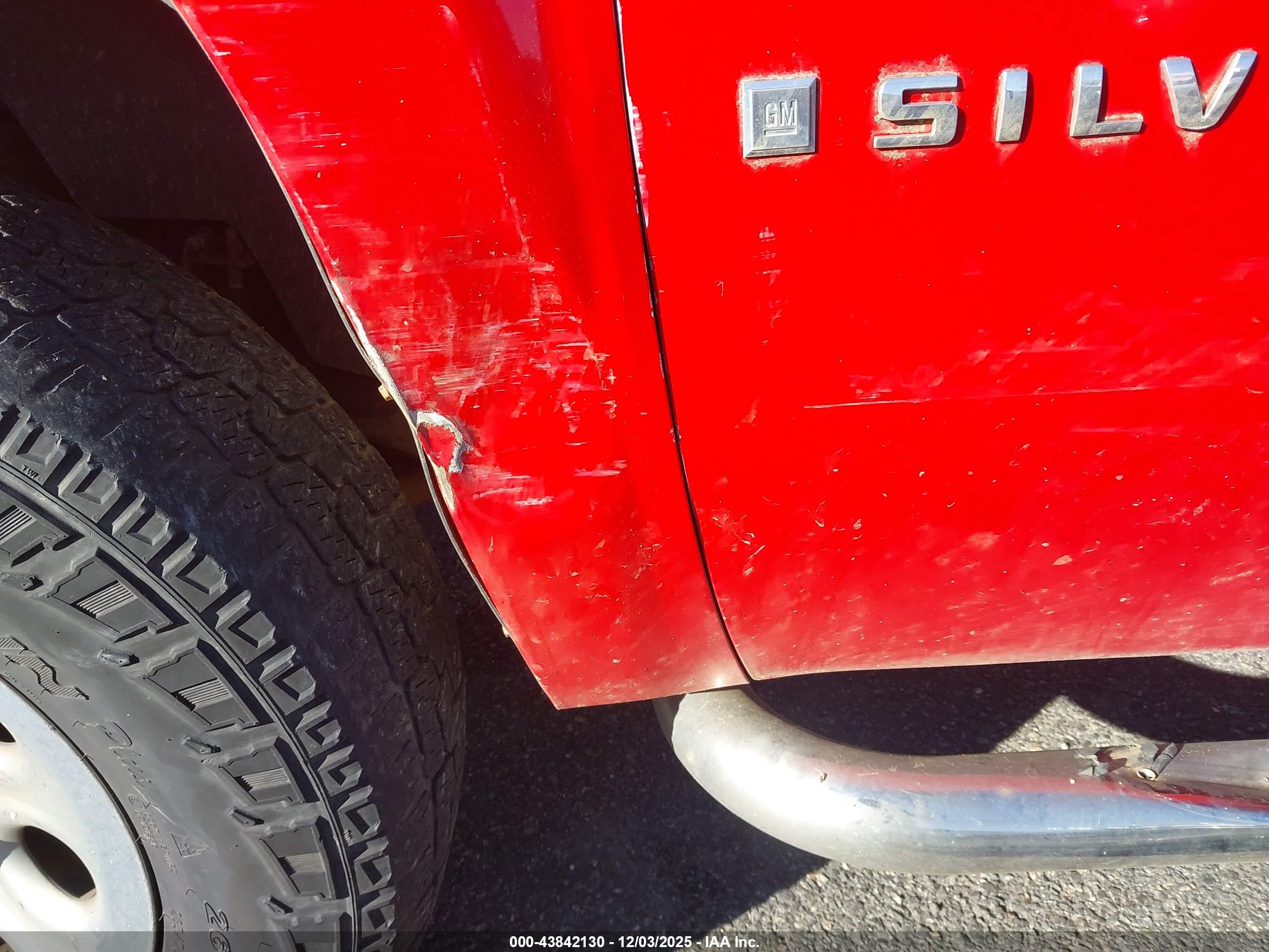 CHEVROLET SILVERADO image 6