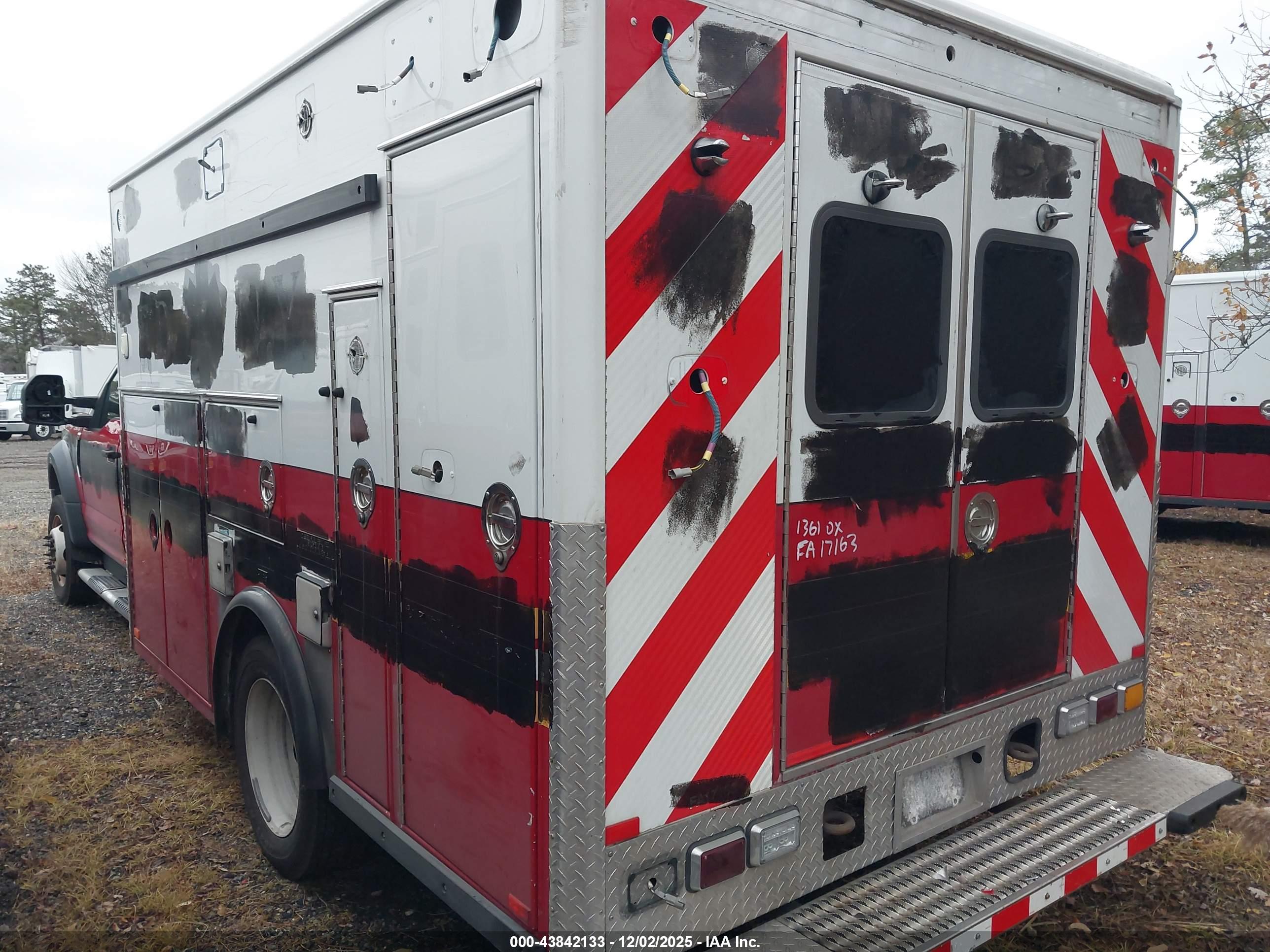 FORD F-550 image 3