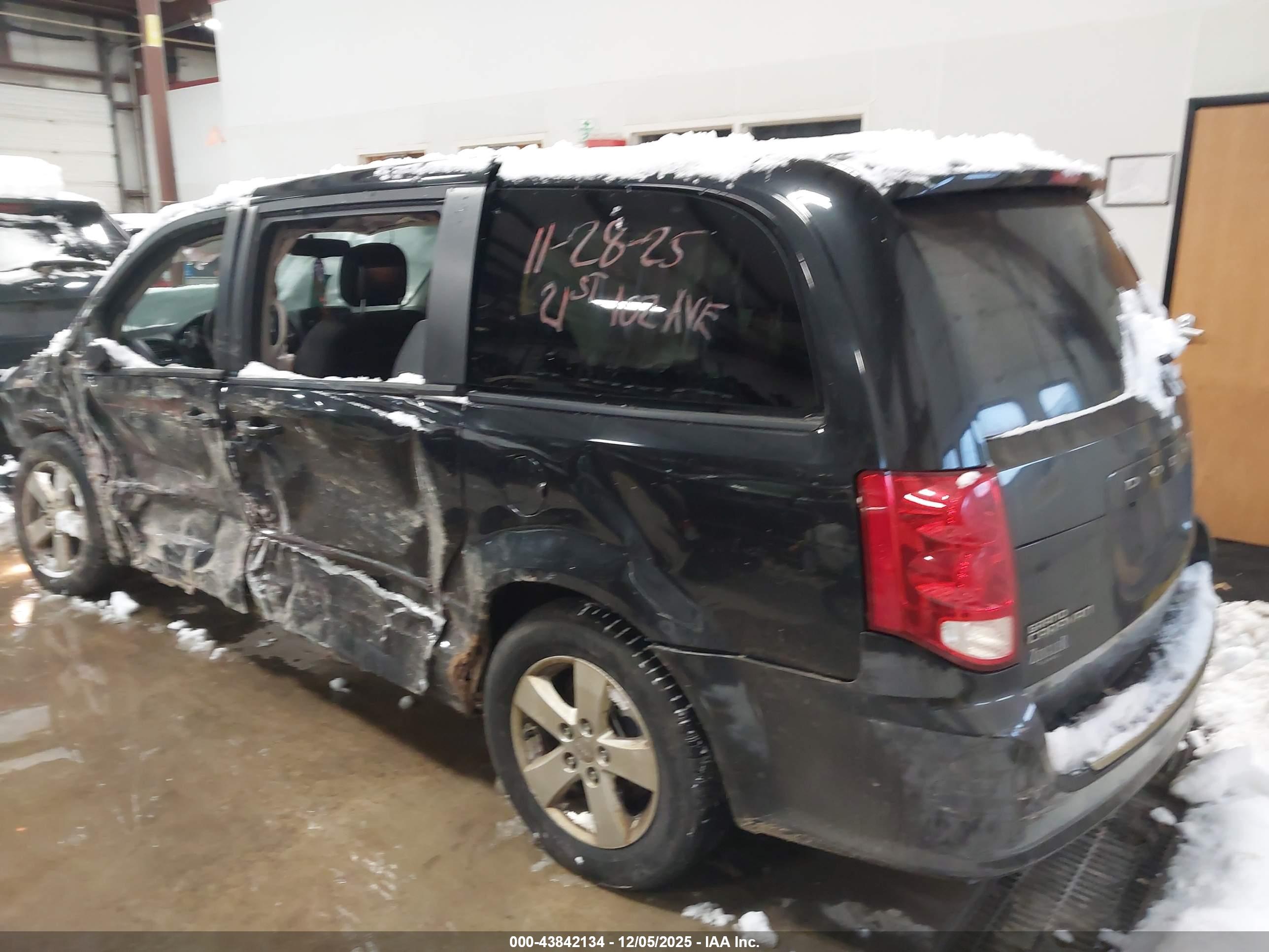 DODGE GRAND image 6